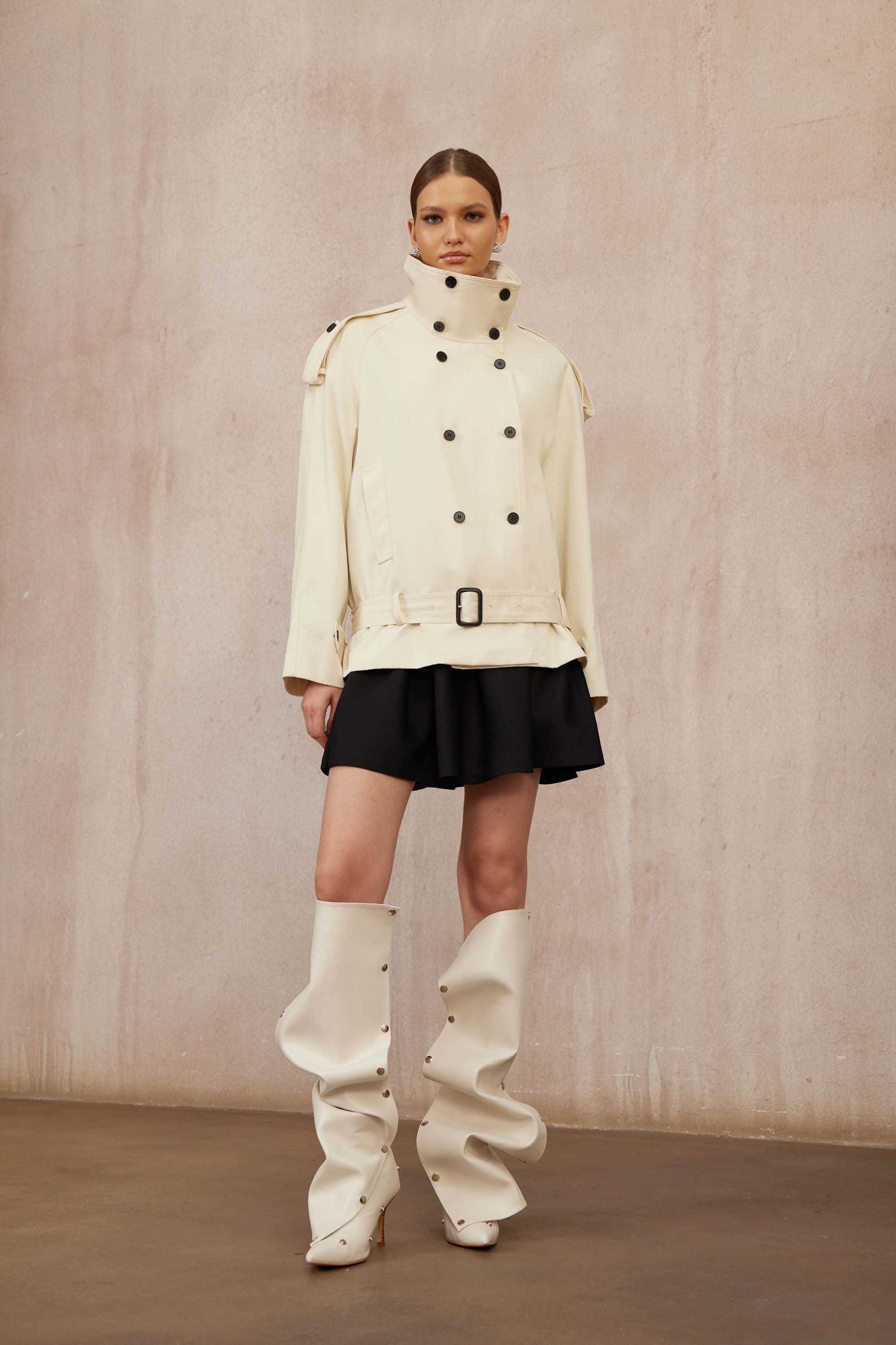 Calliopée Weißer, zweireihiger, kurzer Trenchcoat