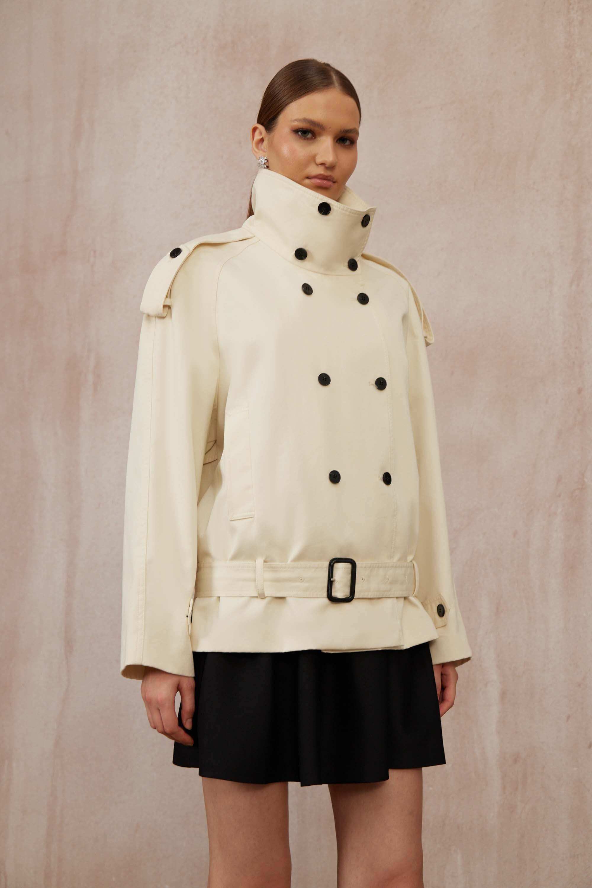 Calliopée Weißer, zweireihiger, kurzer Trenchcoat