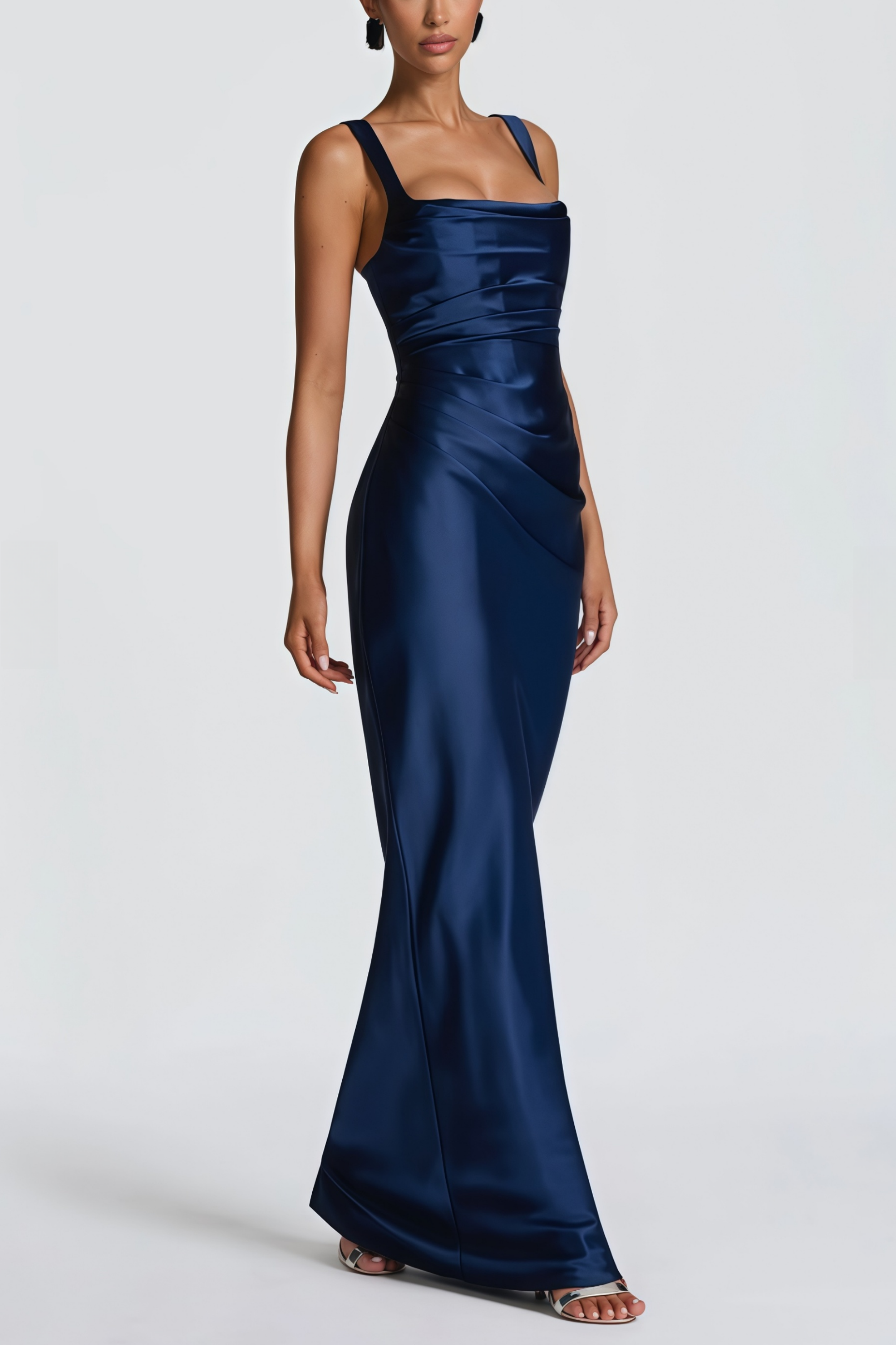 Abendkleid aus Satin mit quadratischem Ausschnitt in Marineblau