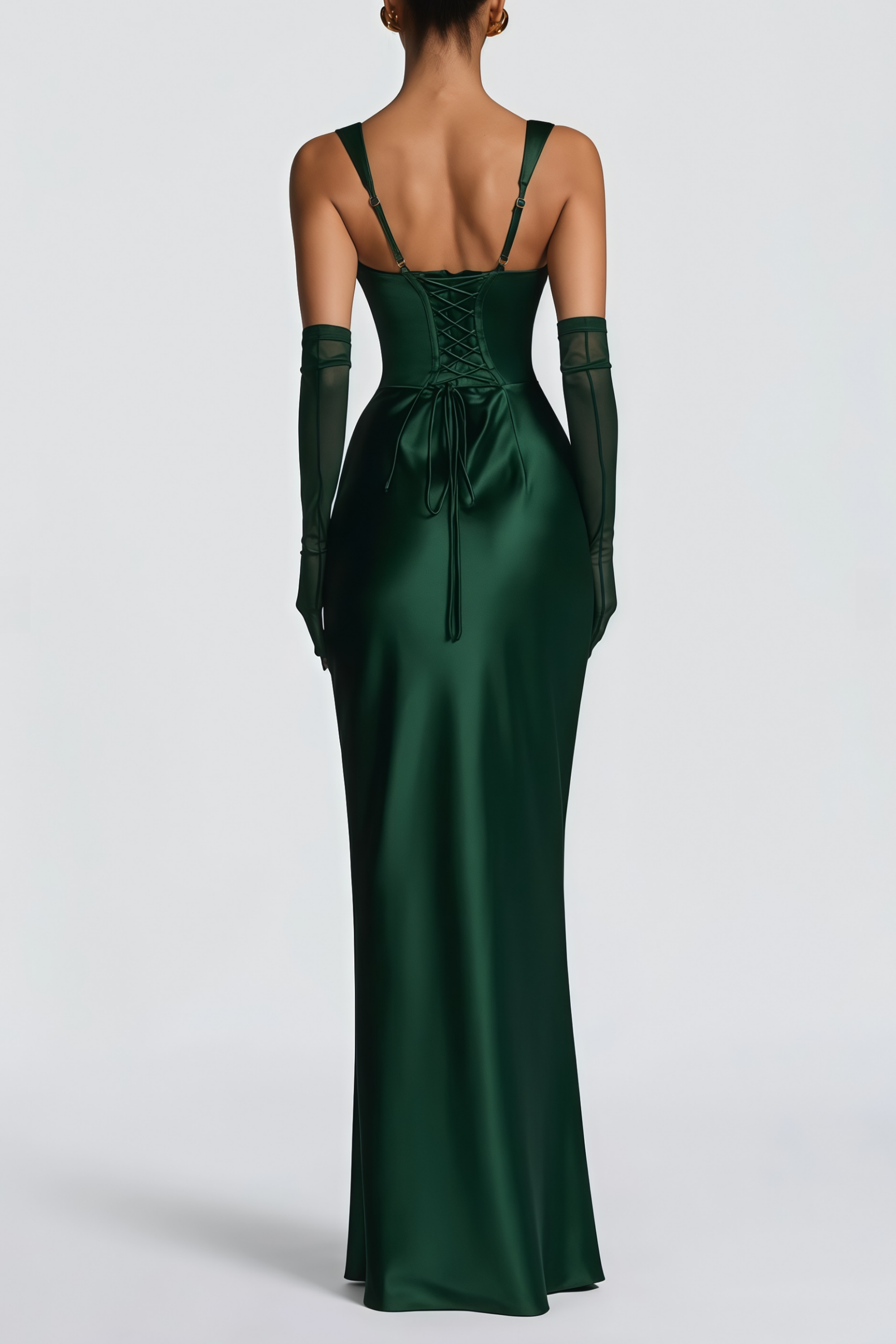 فستان ماكسي من الساتان الزمردي من إيماكولادا