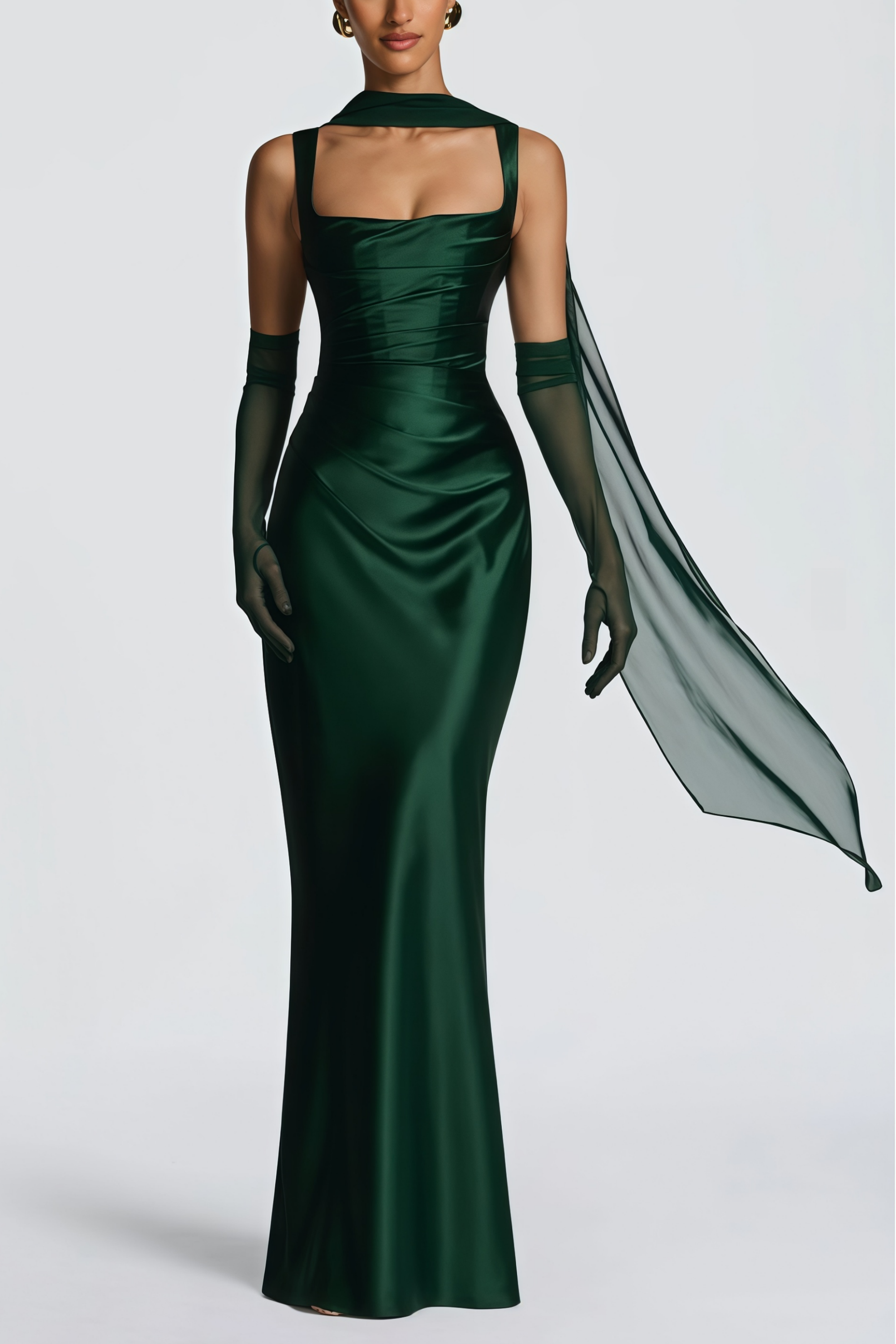 فستان ماكسي من الساتان الزمردي من إيماكولادا