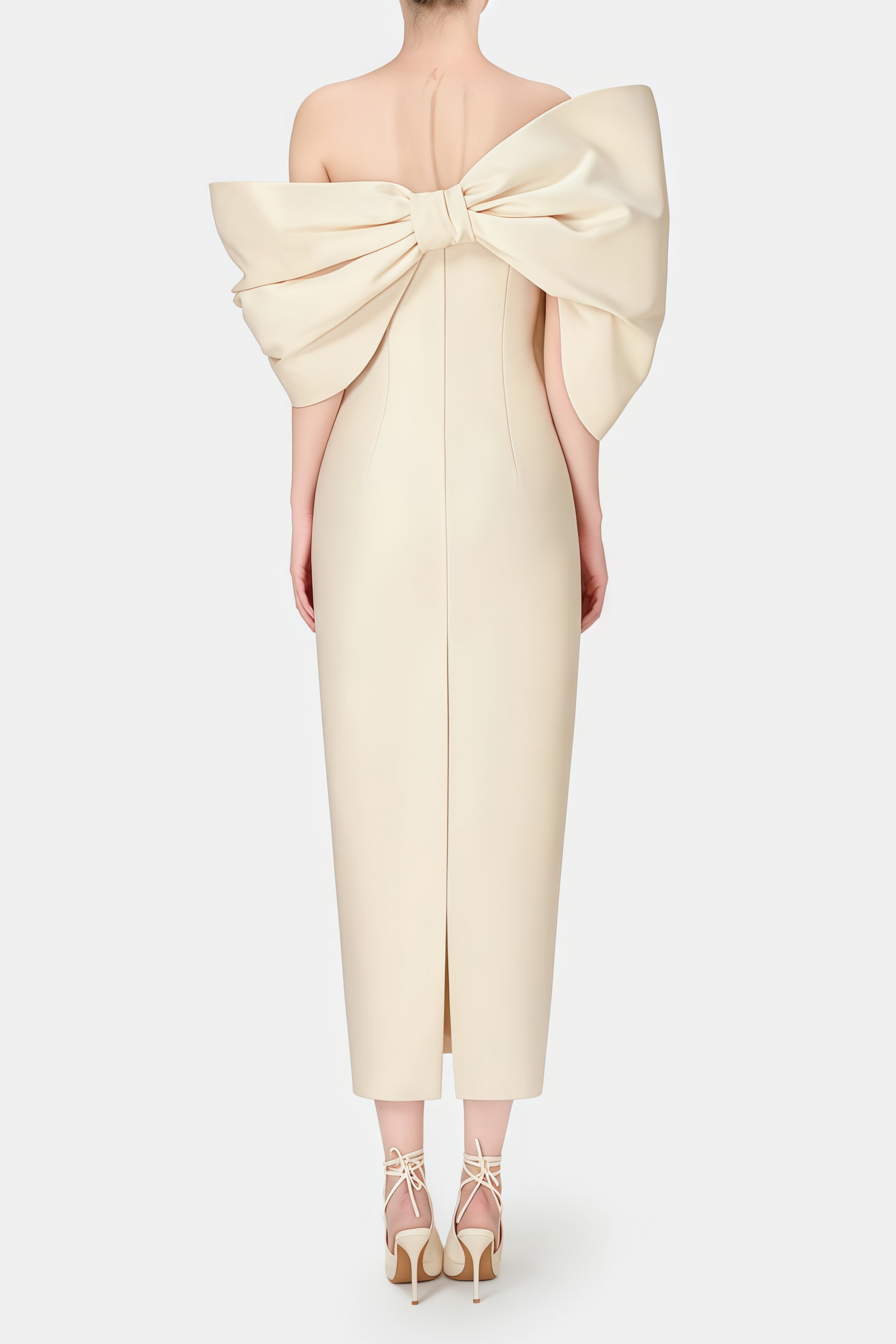 Leire Cremefarbenes Midikleid mit asymmetrischer Schleife