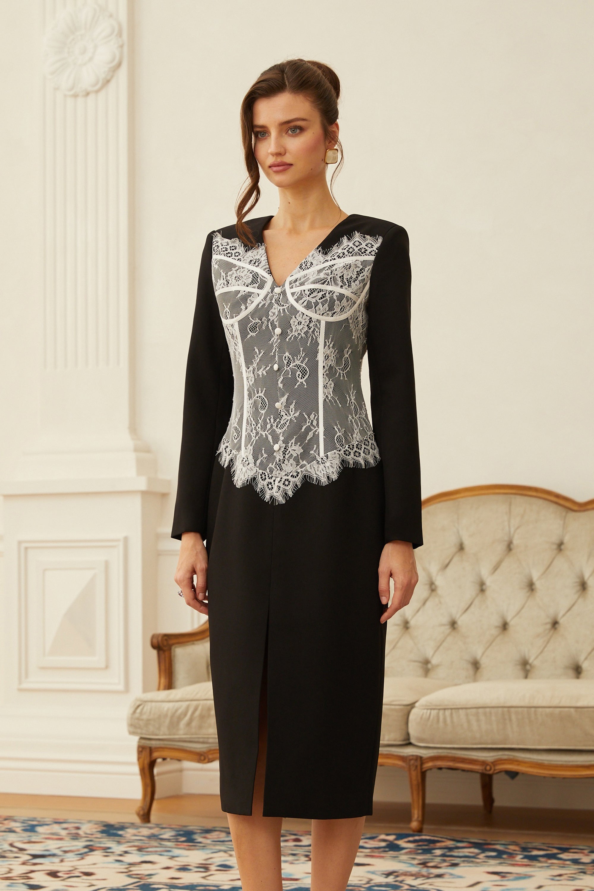 فستان ميدي أسود من Zephyra مزود بحزام كورست من الدانتيل