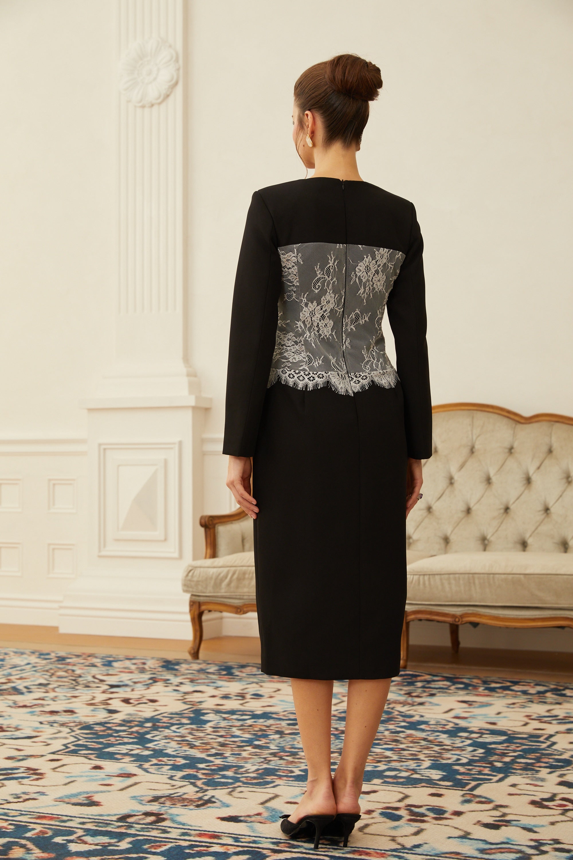 فستان ميدي أسود من Zephyra مزود بحزام كورست من الدانتيل