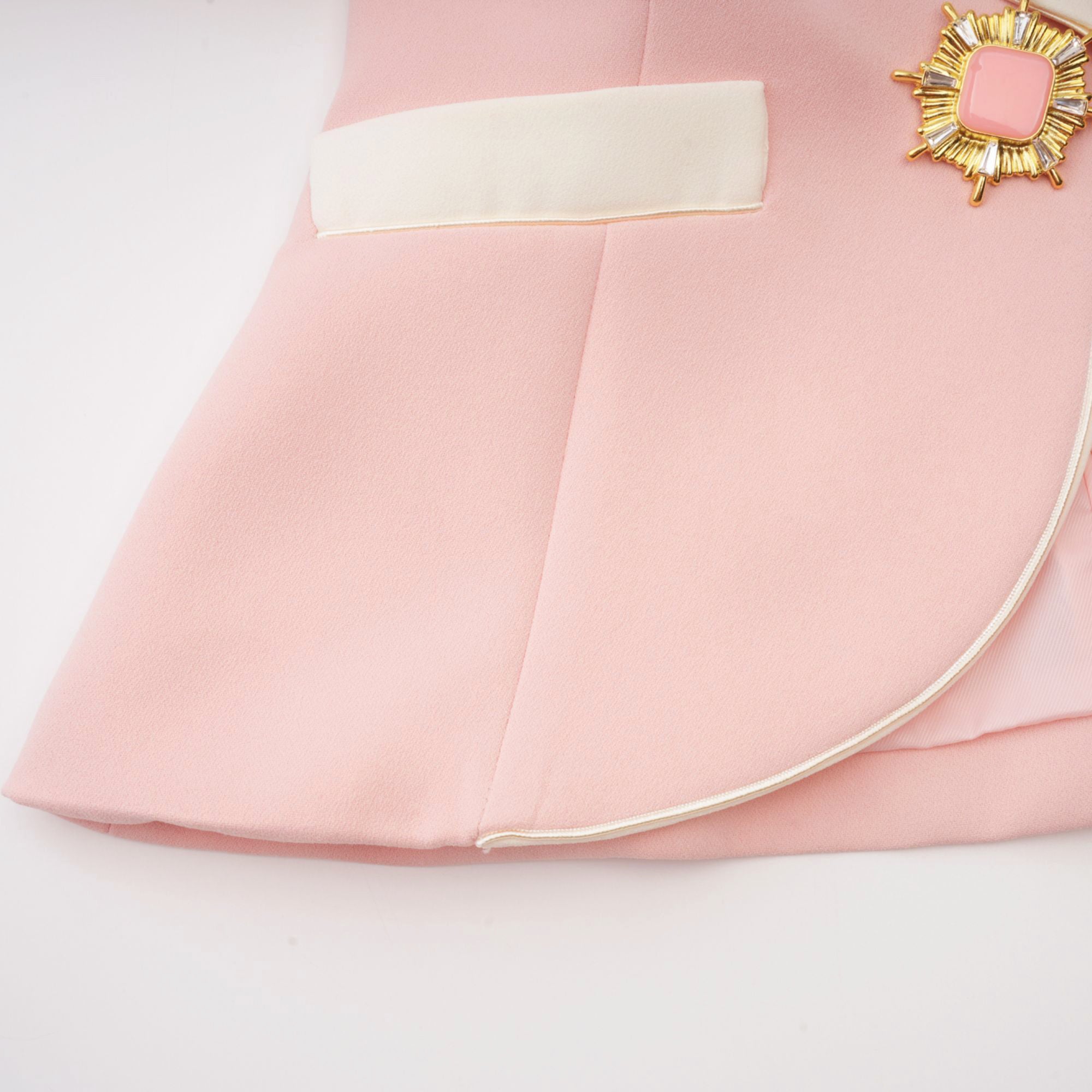 Claretta – passendes Set aus Blazer und Hose im Farbblockdesign