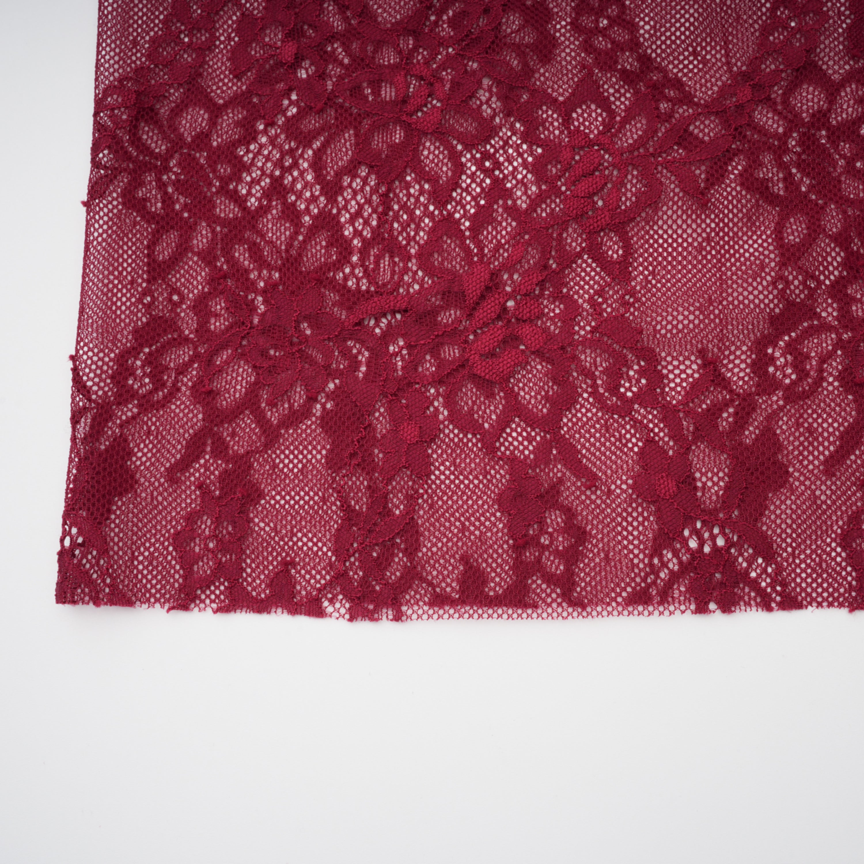 Stefania Rubinrotes Maxikleid mit floraler Spitze