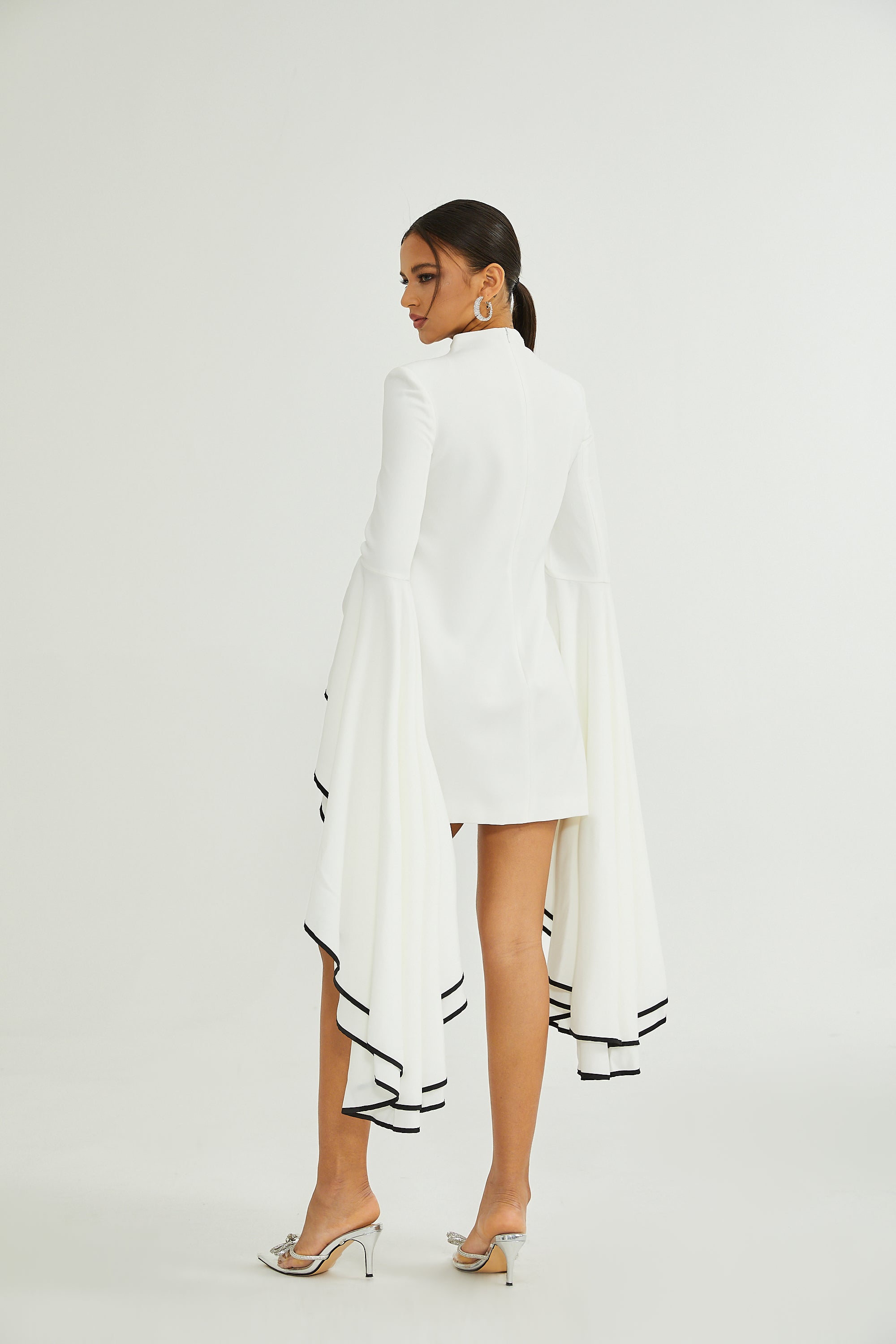 فستان مادلين بأكمام مكشكشة