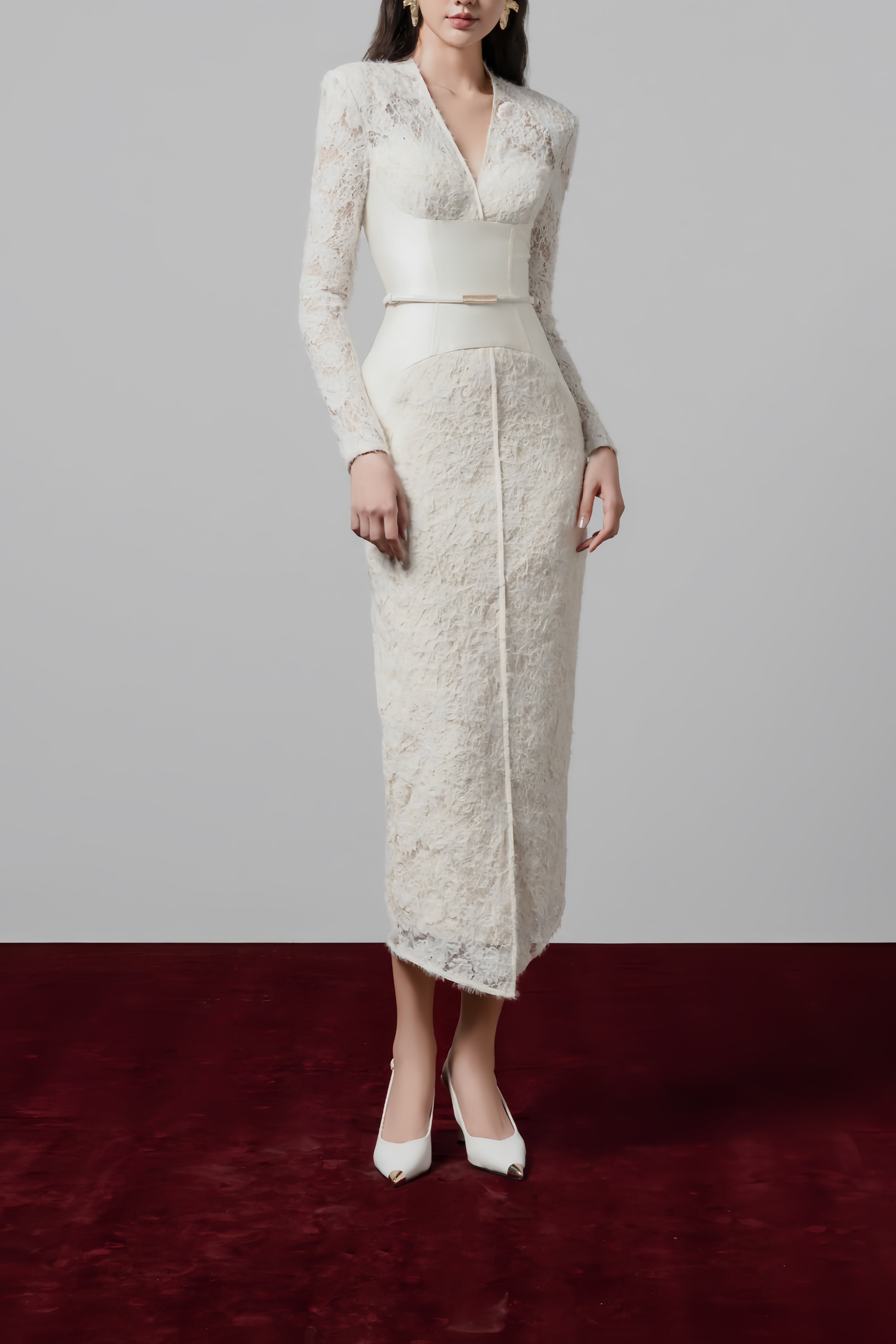 فستان ميدي بقصة قلم رصاص من الدانتيل الأبيض المزهر من أونا