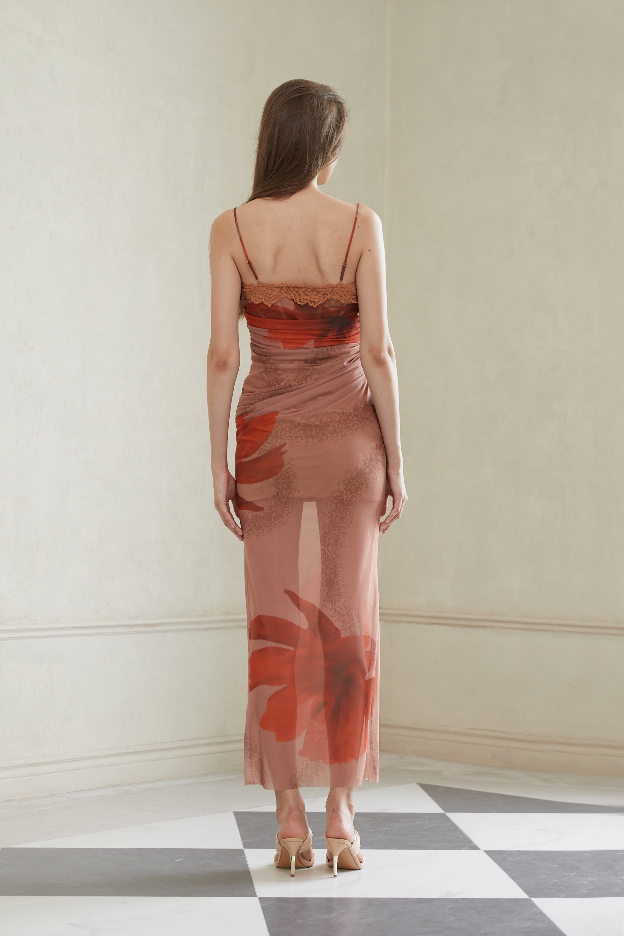 فستان ماكسي شبكي بطبعة زهور بني لامع