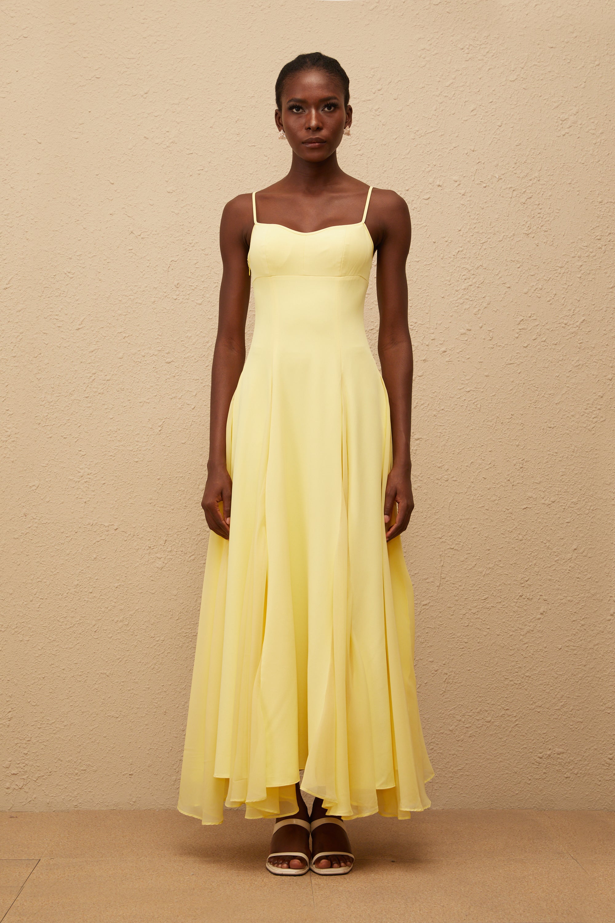 فستان صوفي ماكسي أصفر مطوي