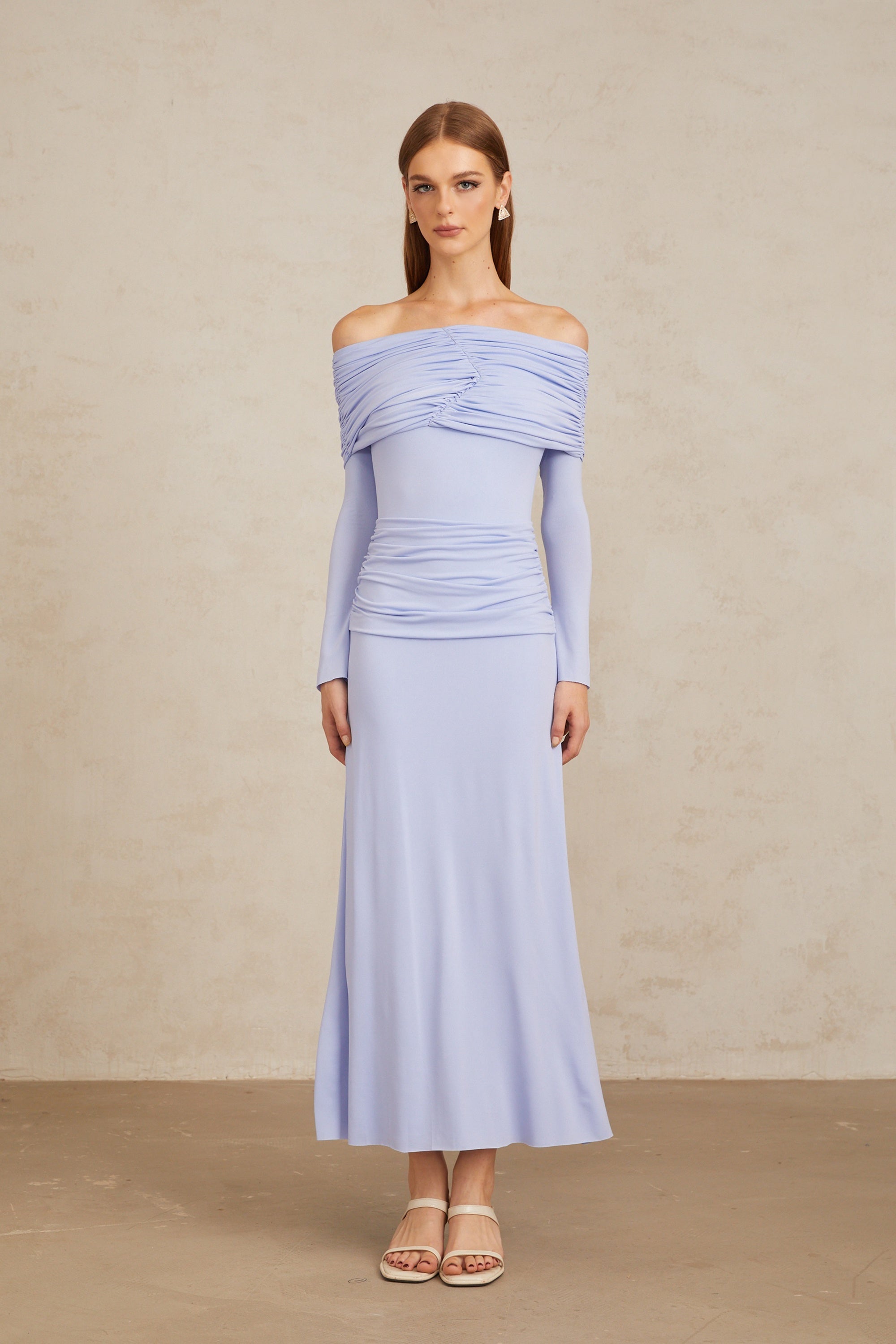 فستان كاتيا ماكسي أزرق فاتح مكشوف الكتفين