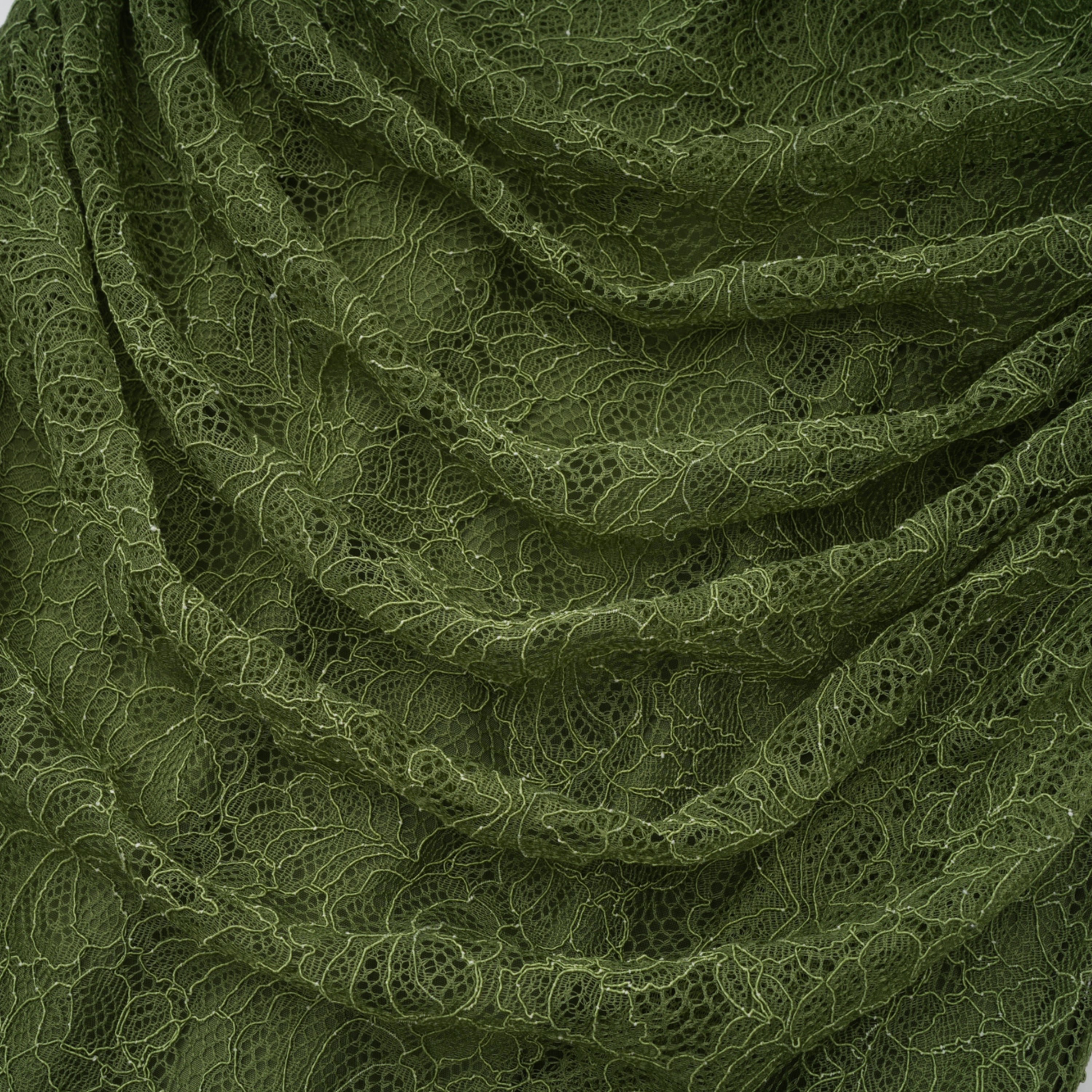 فستان ماكسي من فرانزيسكا باللون الأخضر مزين بزخارف (بدون قفازات)