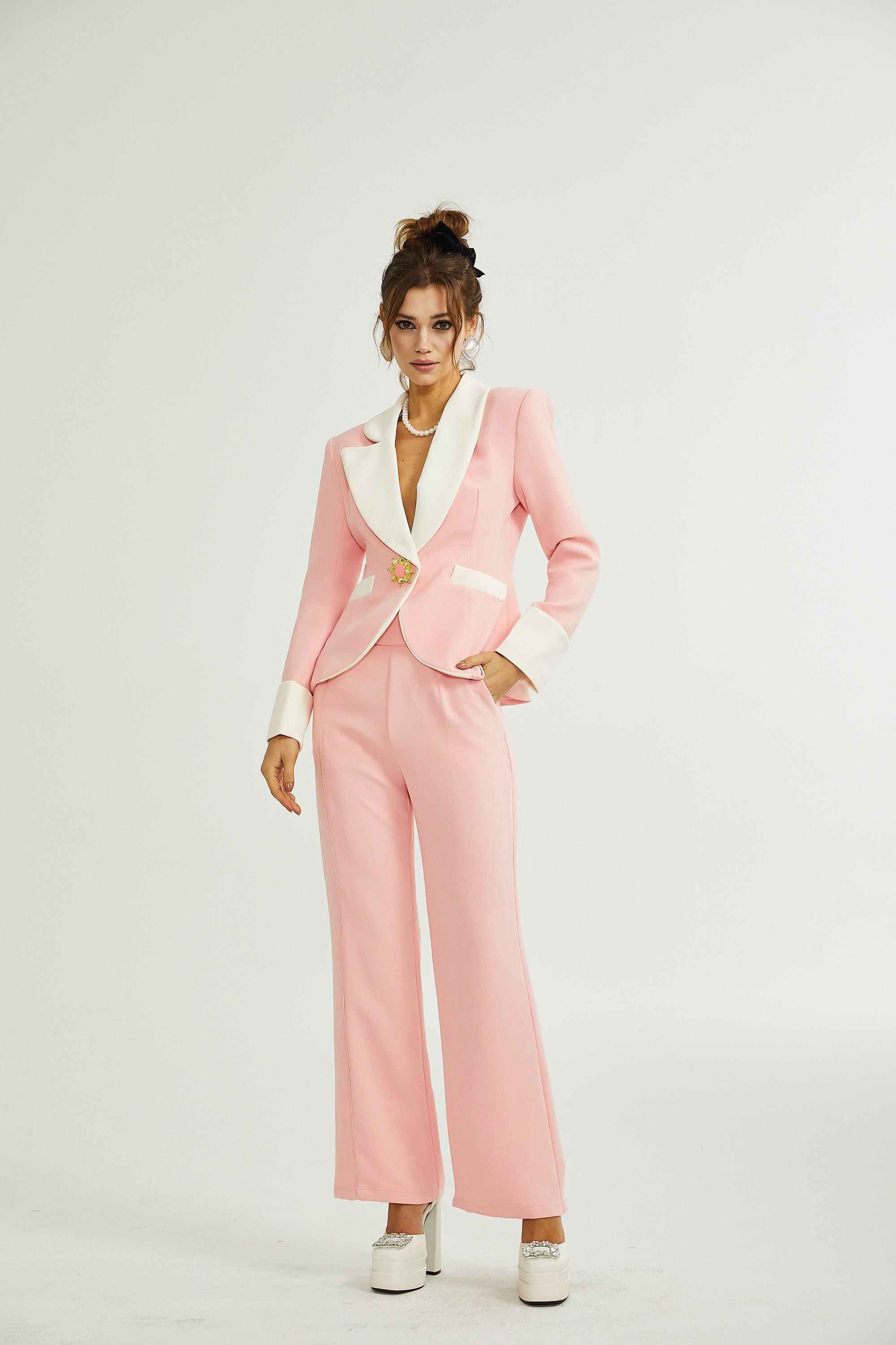 Claretta – passendes Set aus Blazer und Hose im Farbblockdesign