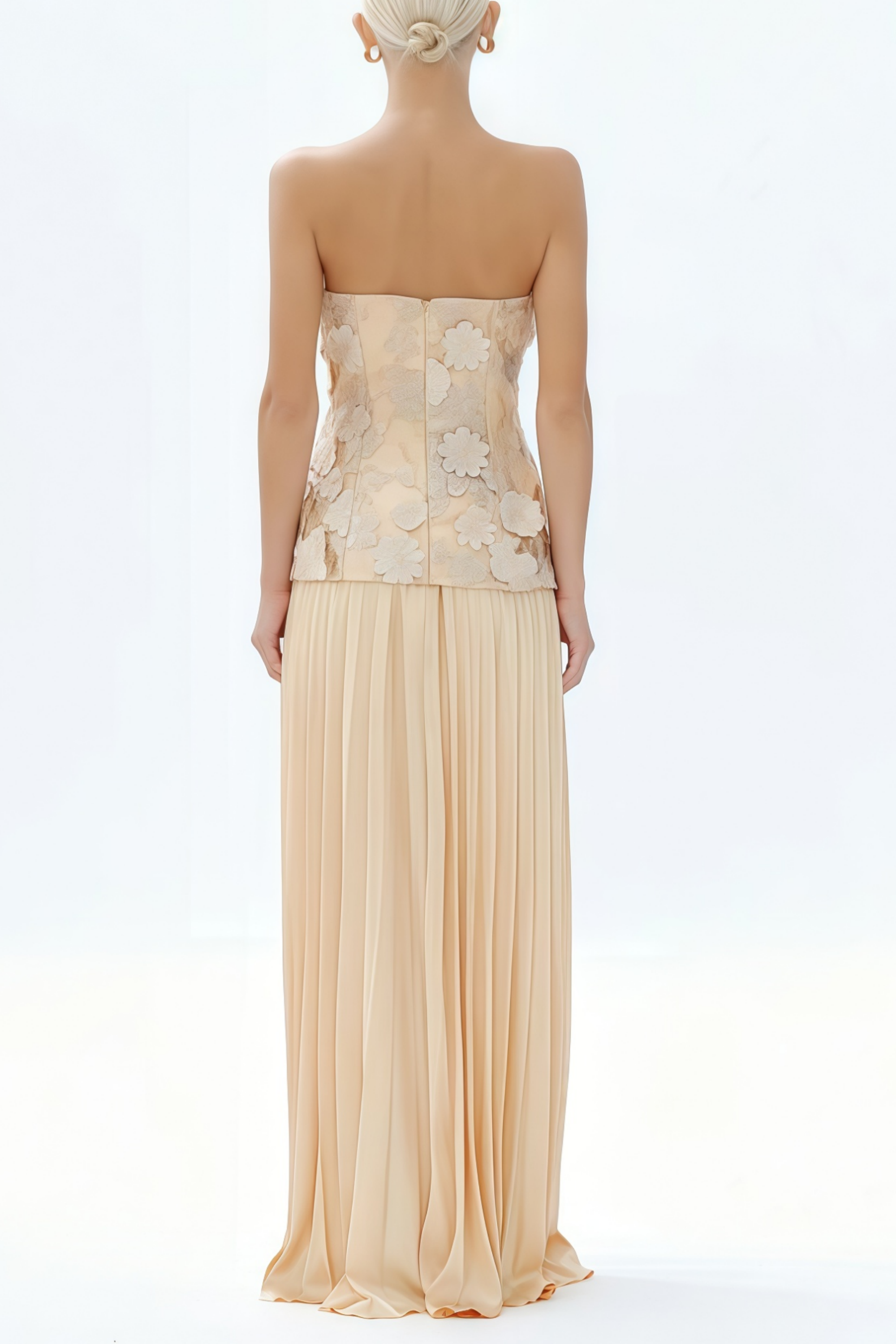 طقم أورسولا بلوزة وتنورة مطوية مزينة بالزهور باللون الأصفر