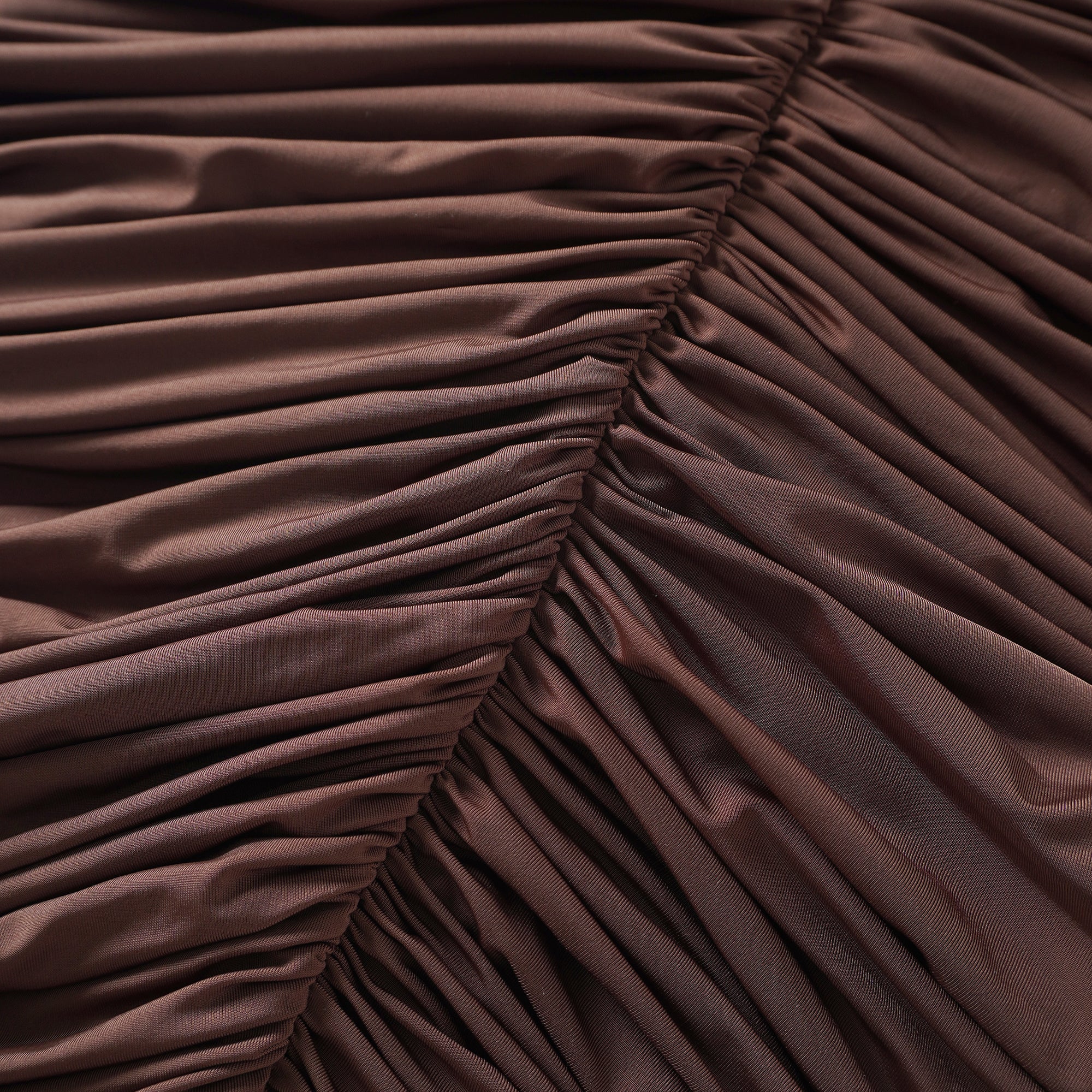 Charitina Brown Tailliertes Midikleid mit Rüschen