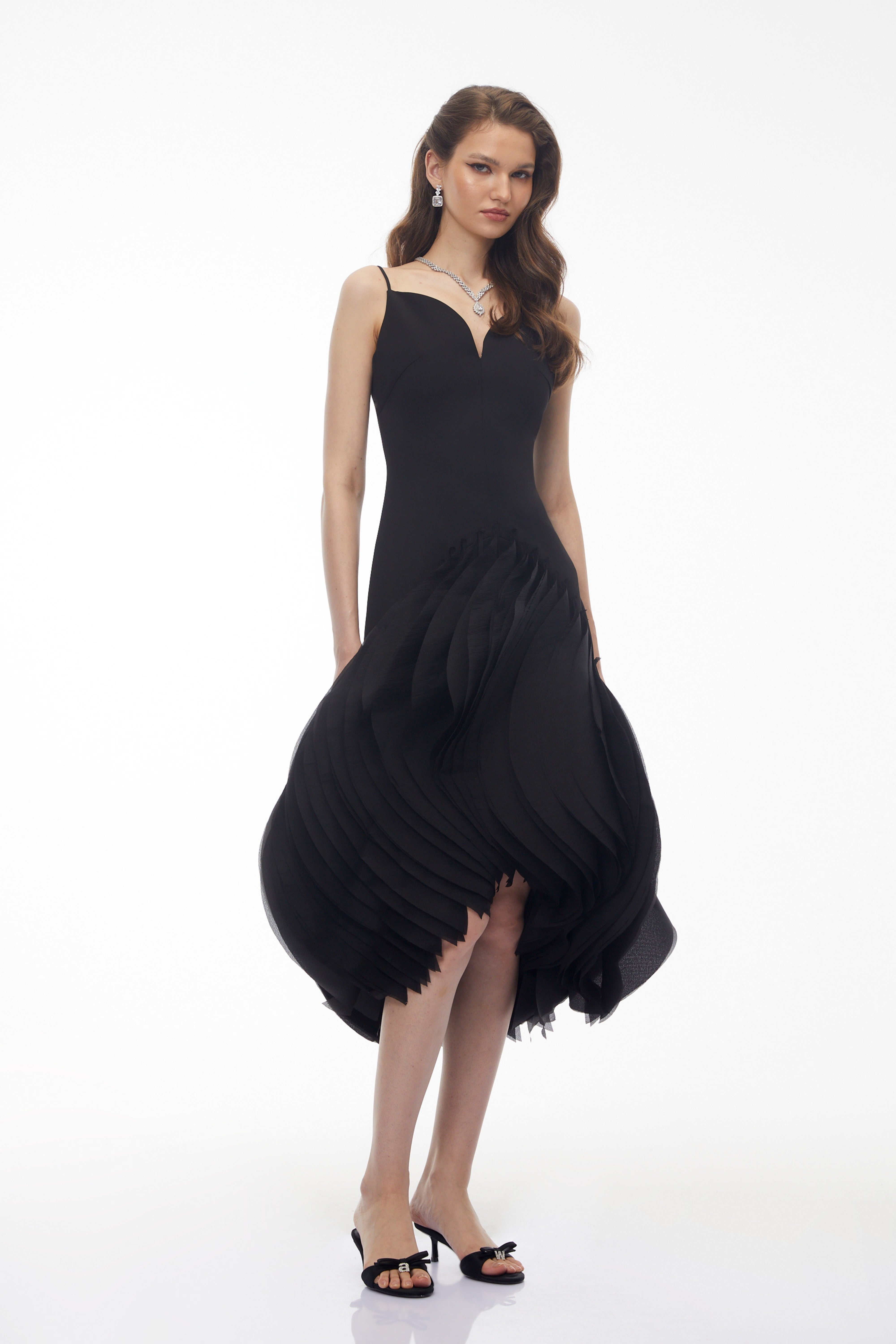 Robe mi-longue Alba noire à pétales en 3D