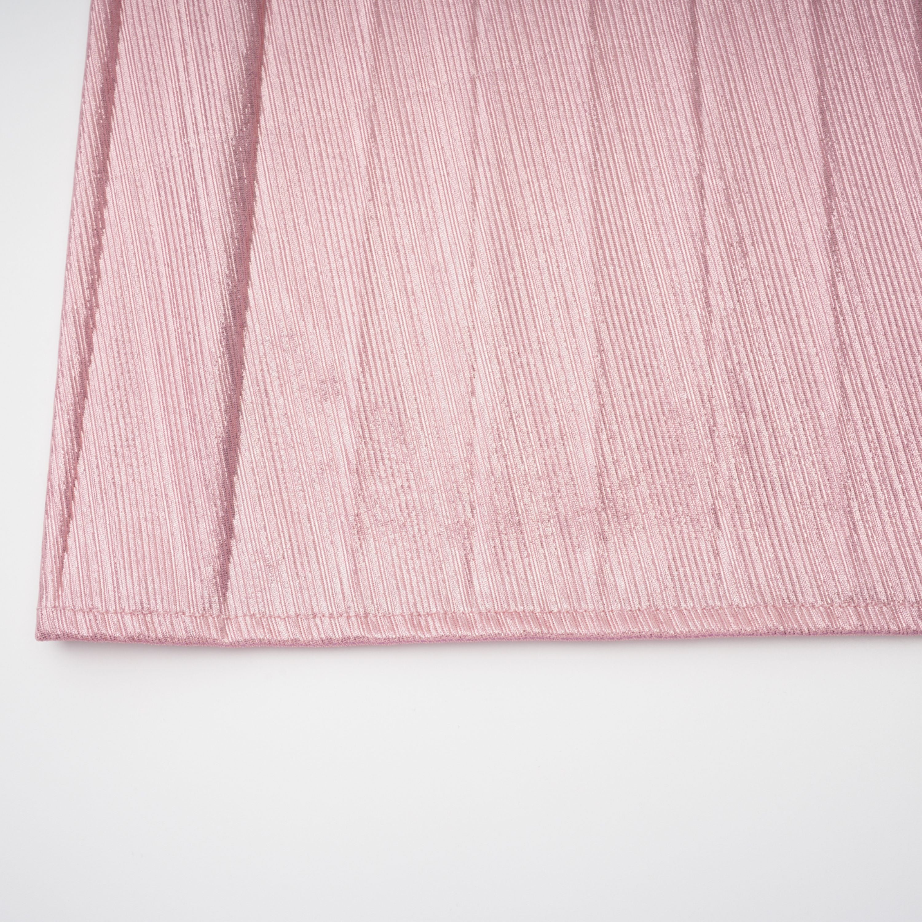 فستان طويل مطوي لامع باللون الوردي من Alchimie