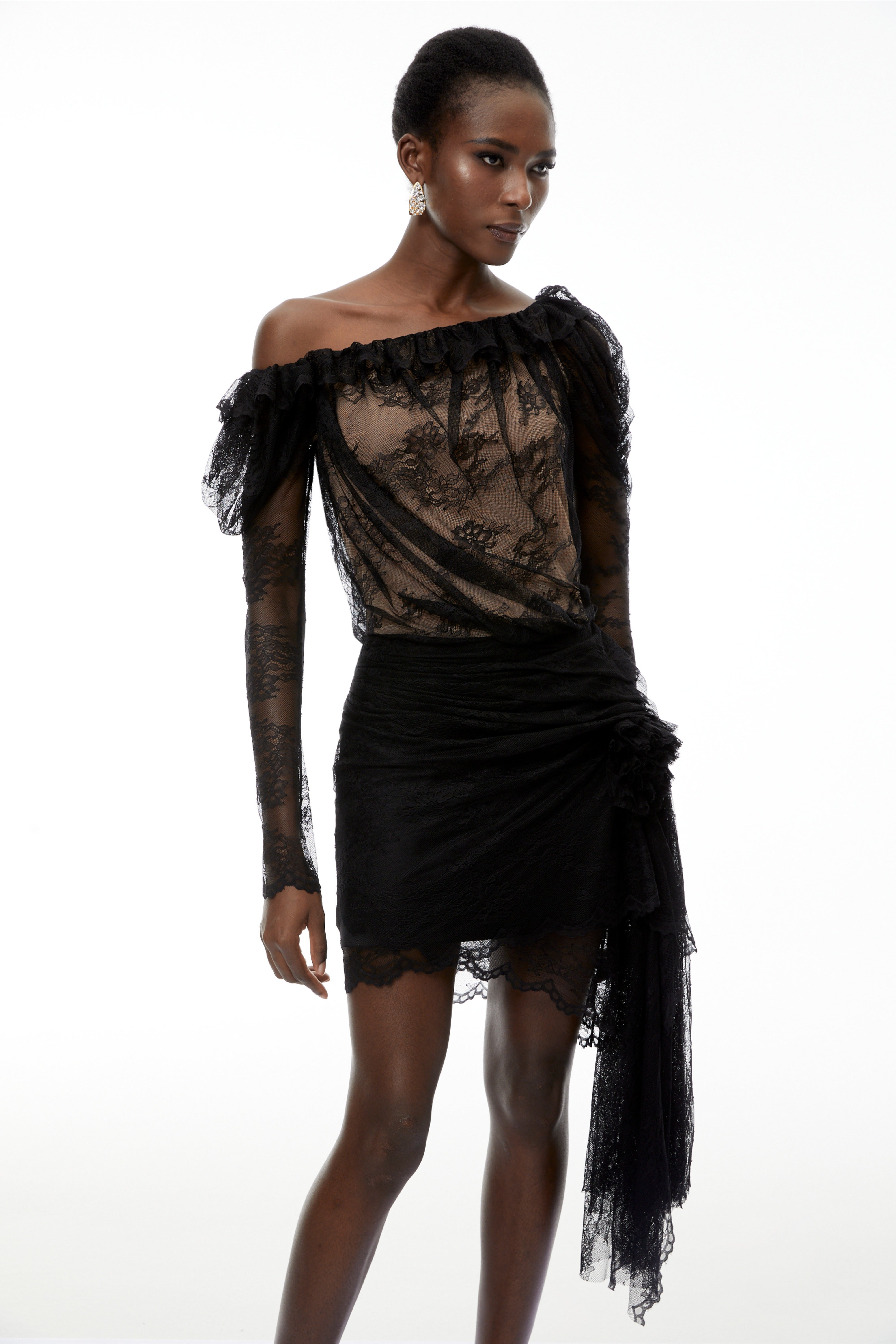 Schwarzes, halbtransparentes Minikleid aus Blumen-Spitze