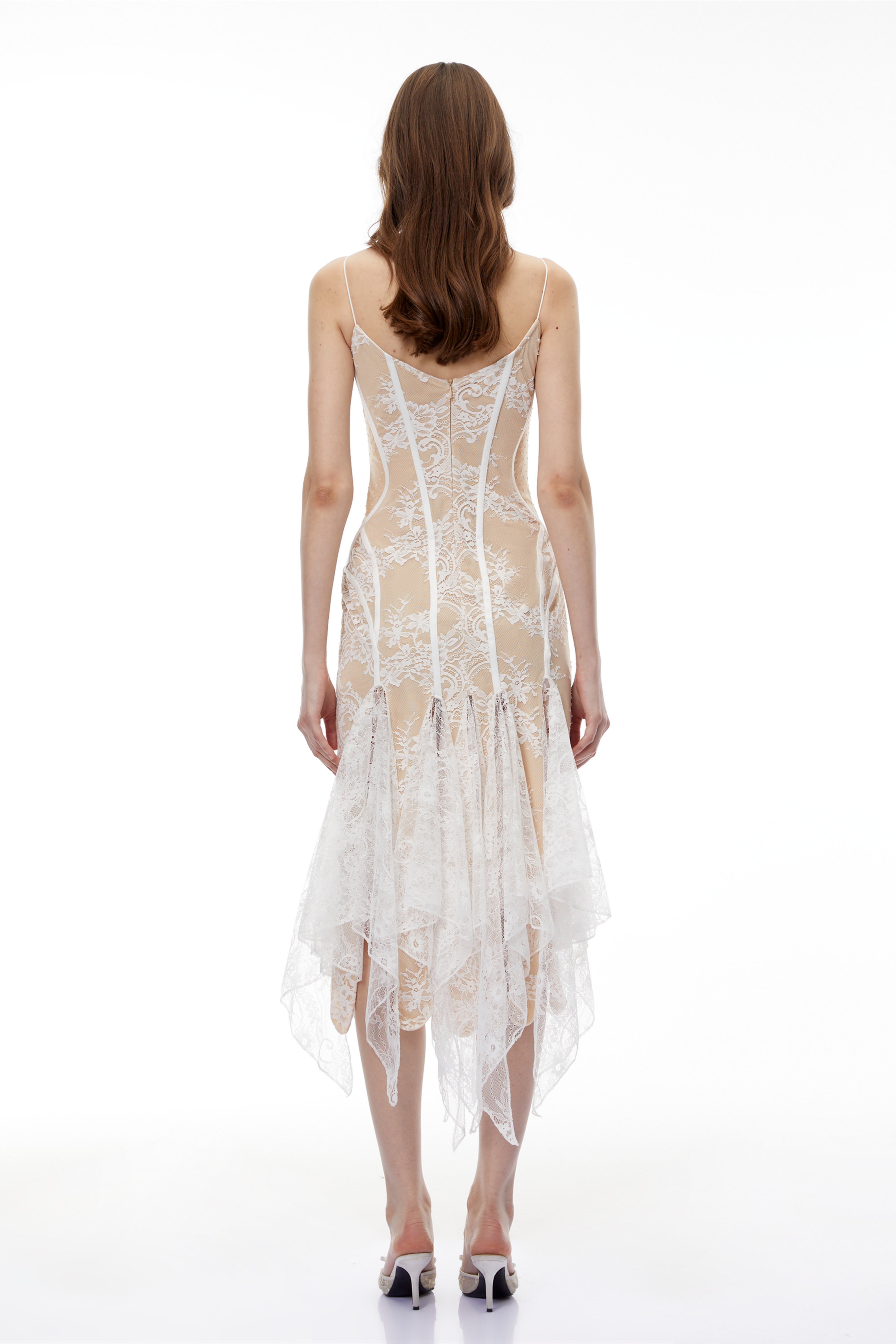 Asymmetrisches Midikleid von Annelise White mit Blumenmuster und Spitze