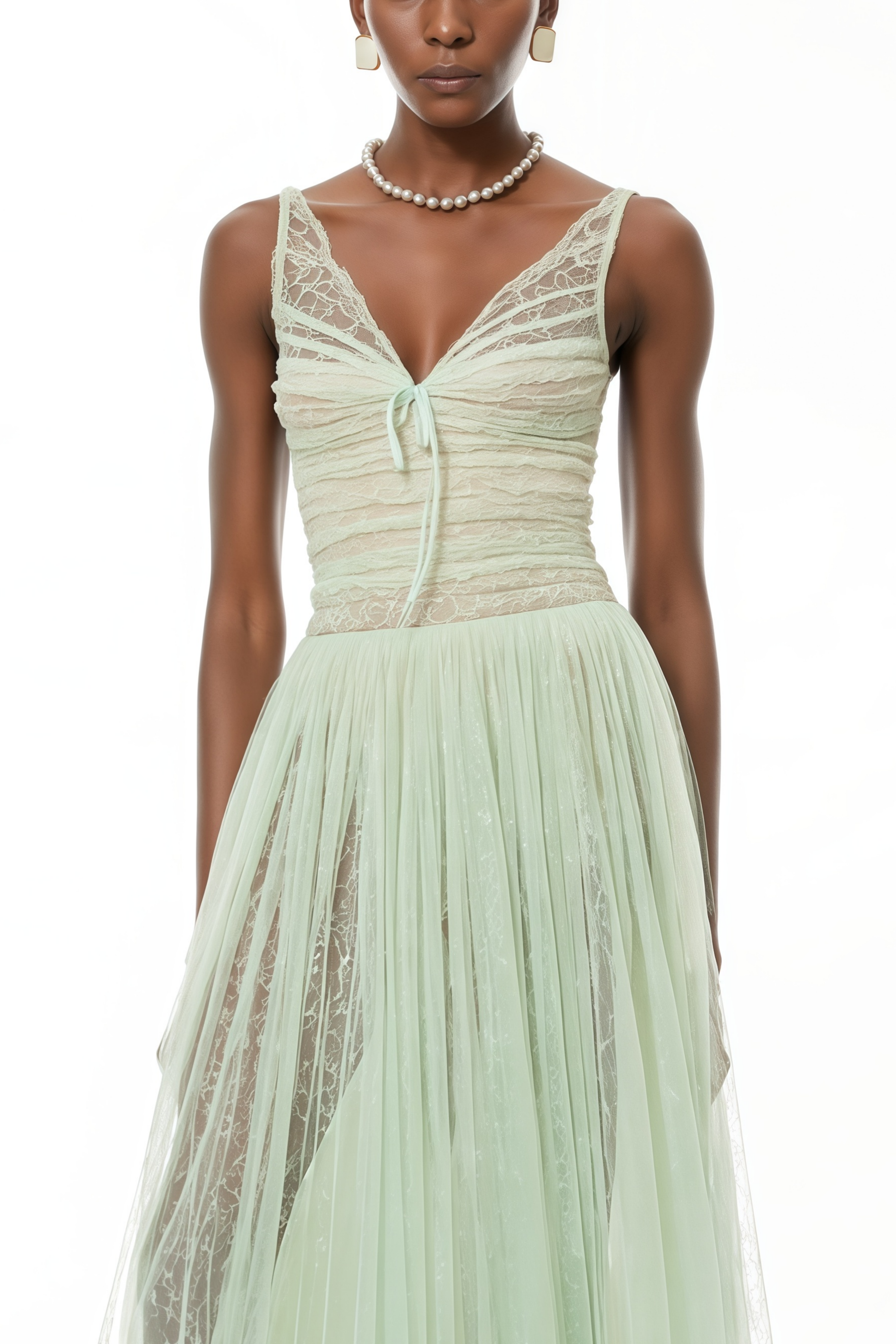 Annika Grünes Maxikleid aus Pailletten-Tüll mit Spitzenbesatz