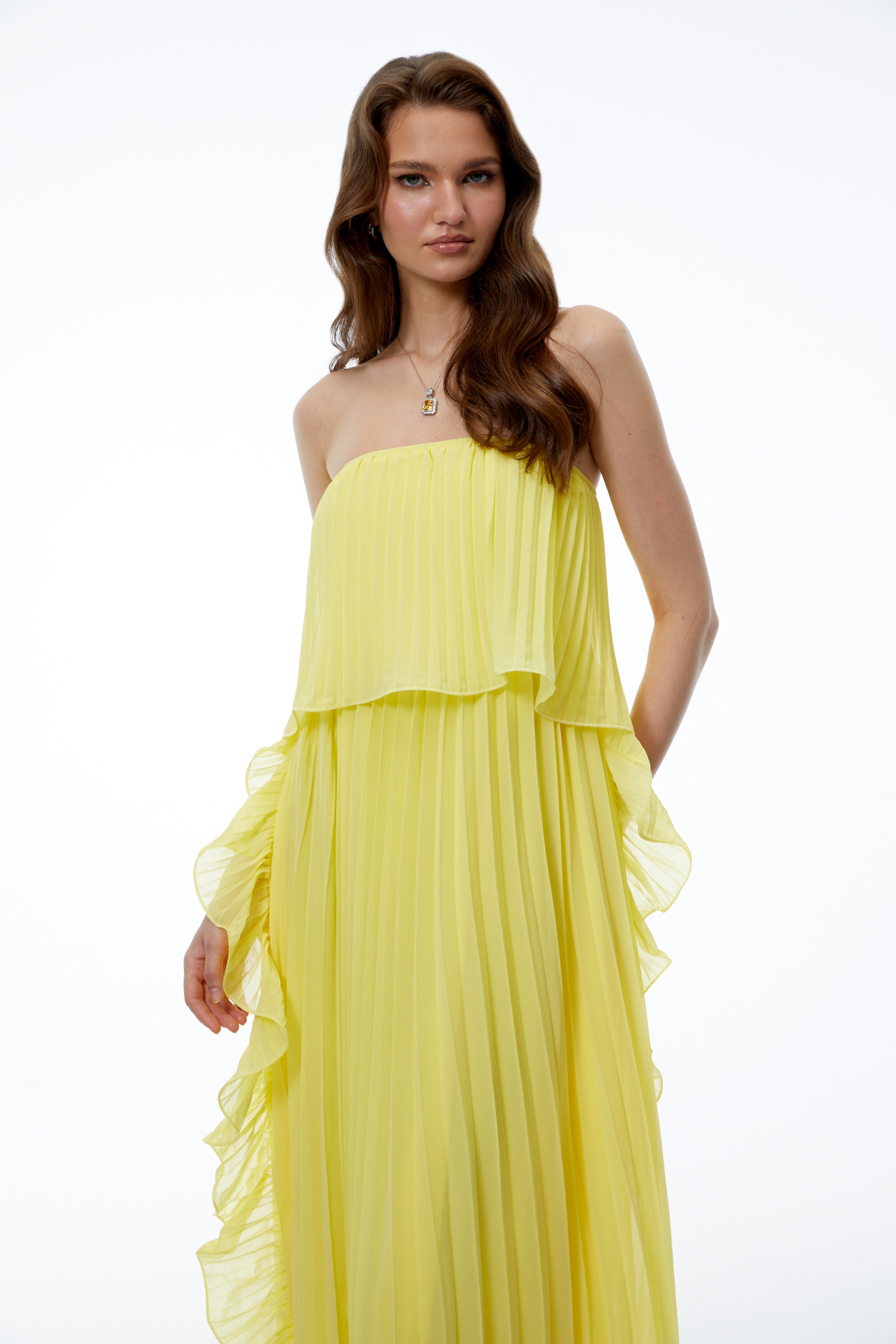 Robe longue plissée à volants et épaules dénudées, couleur jaune Aoi