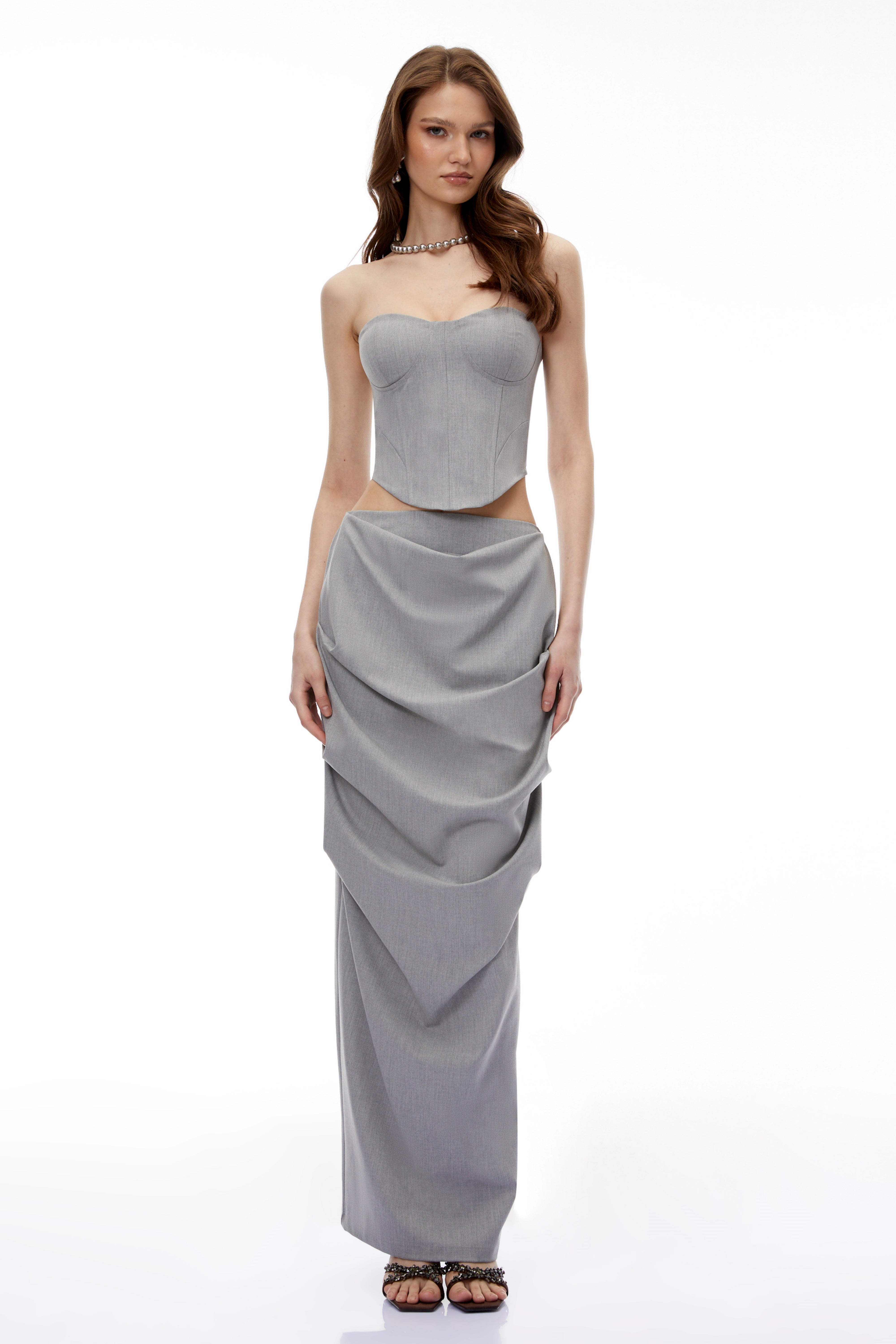 Asteria Grey Set aus schulterfreiem Oberteil und Rock