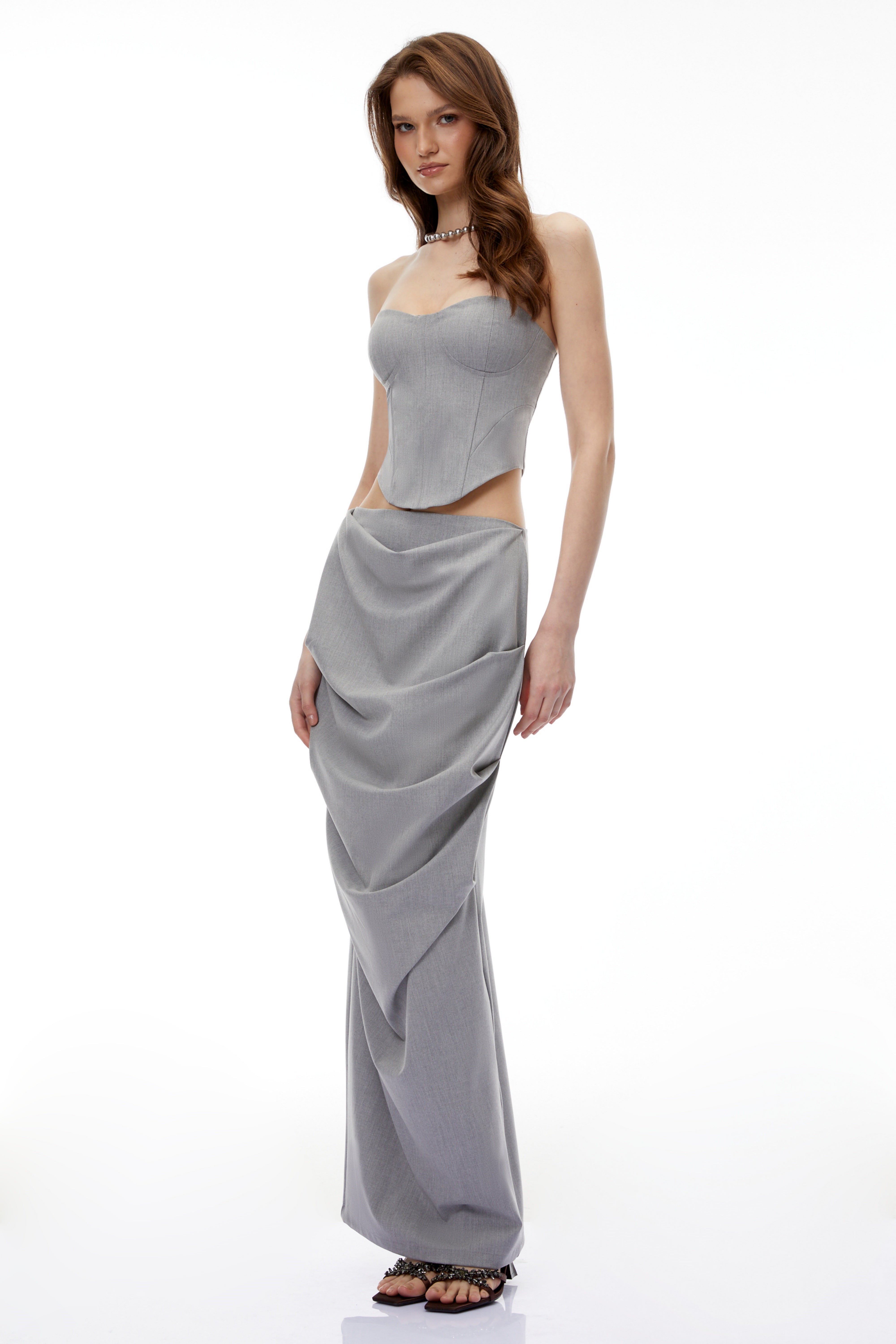 Asteria Grey Set aus schulterfreiem Oberteil und Rock