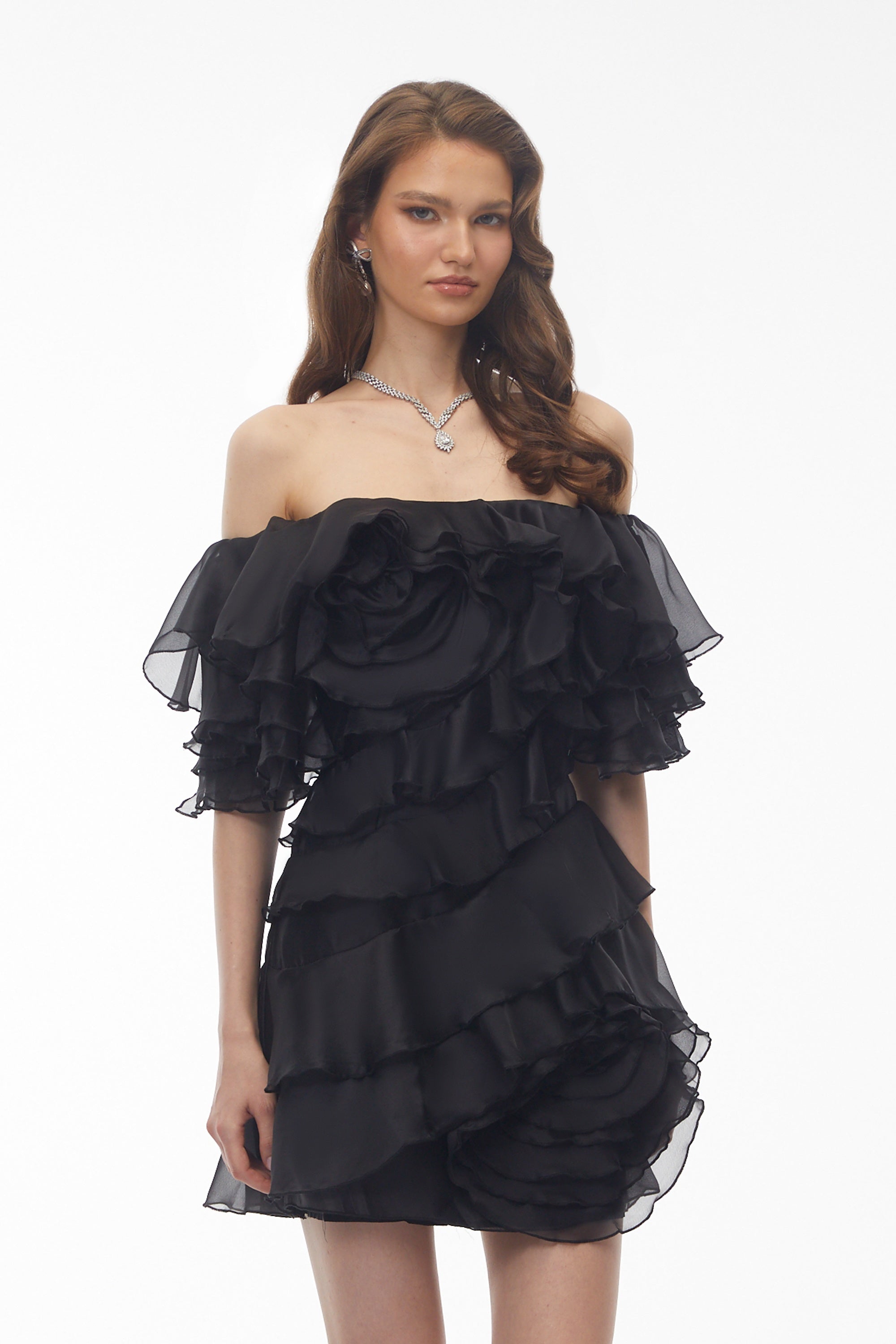 Mini-robe asymétrique à volants Cerise, couleur noire