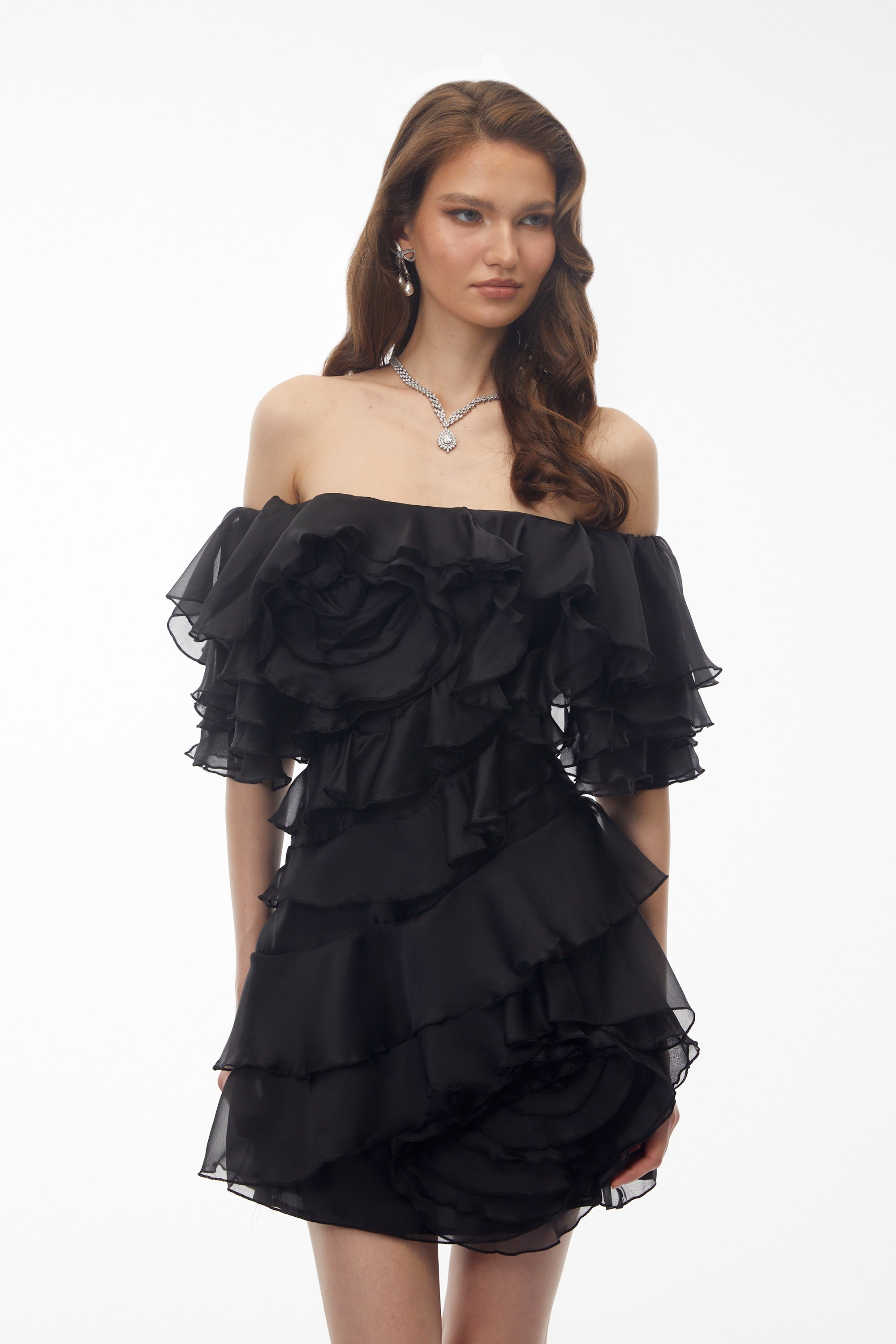 Mini-robe asymétrique à volants Cerise, couleur noire