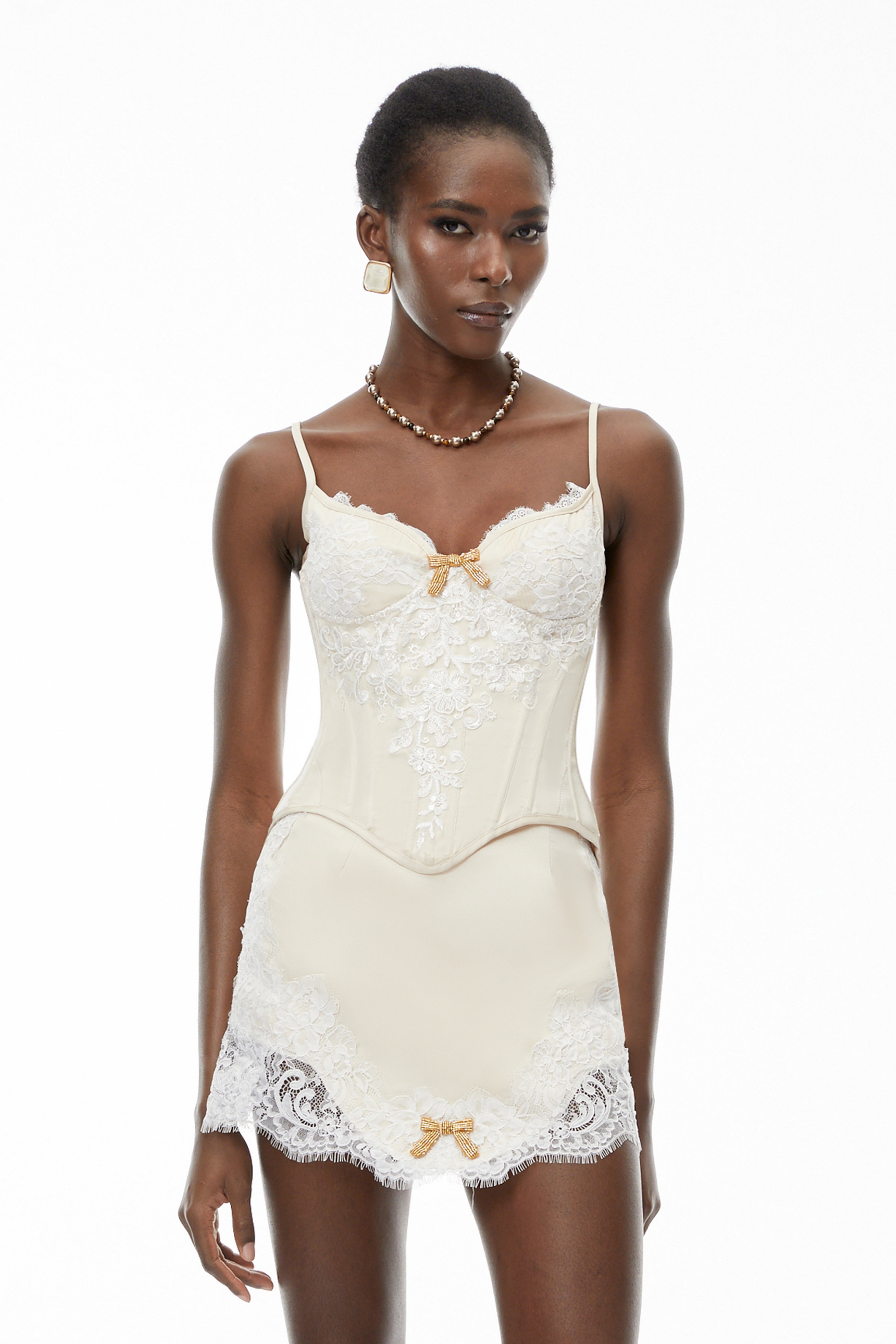 Blanca Champagne – Set aus Oberteil mit Spitzen-Einsatz und Rock