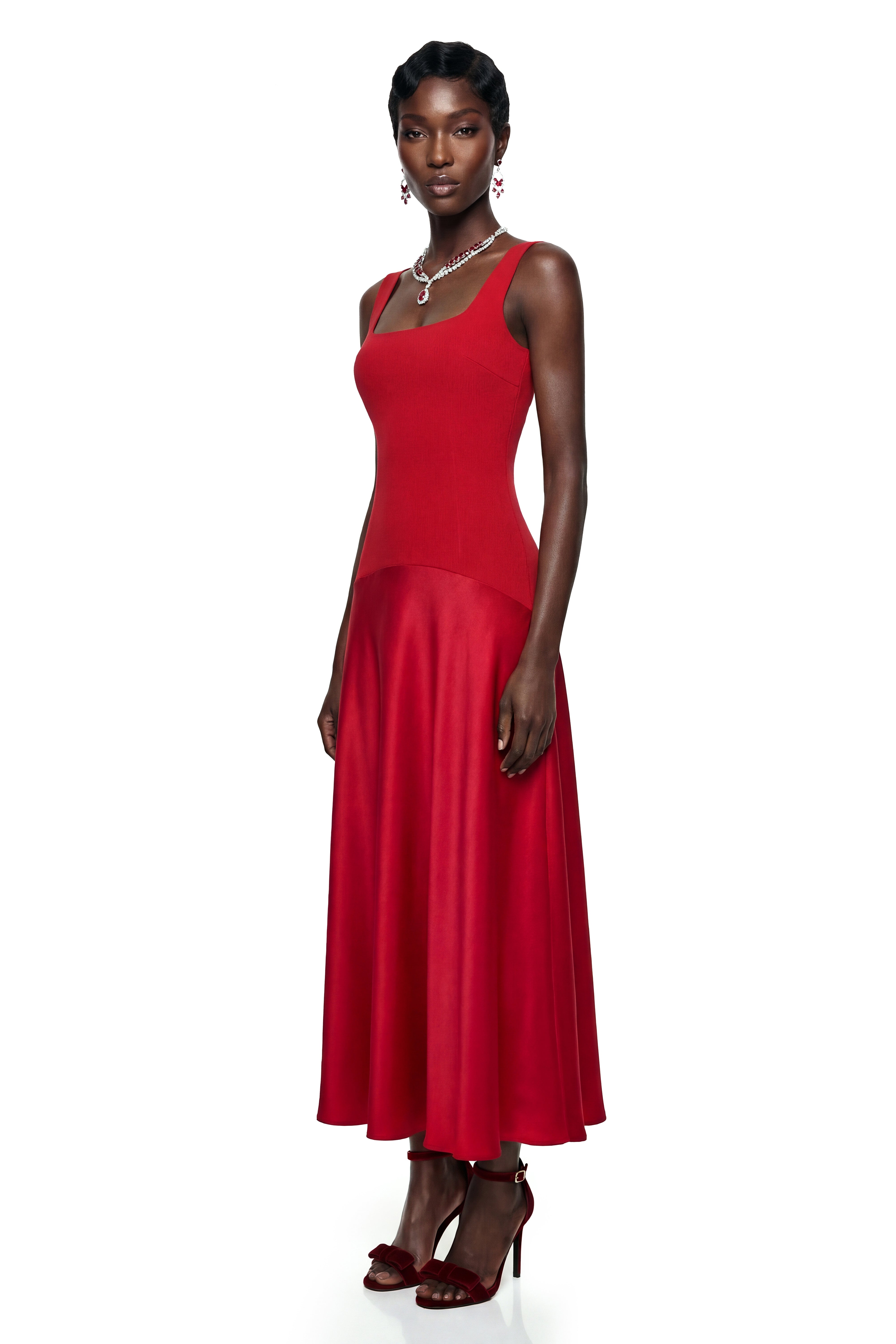 Brynja – Ärmelloses Maxikleid mit rundem Ausschnitt