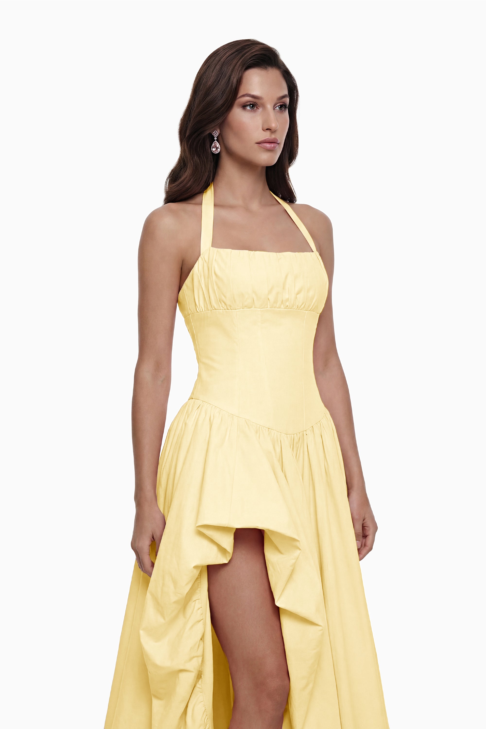 فستان طويل أصفر بدون أكمام من Caiya مع شق