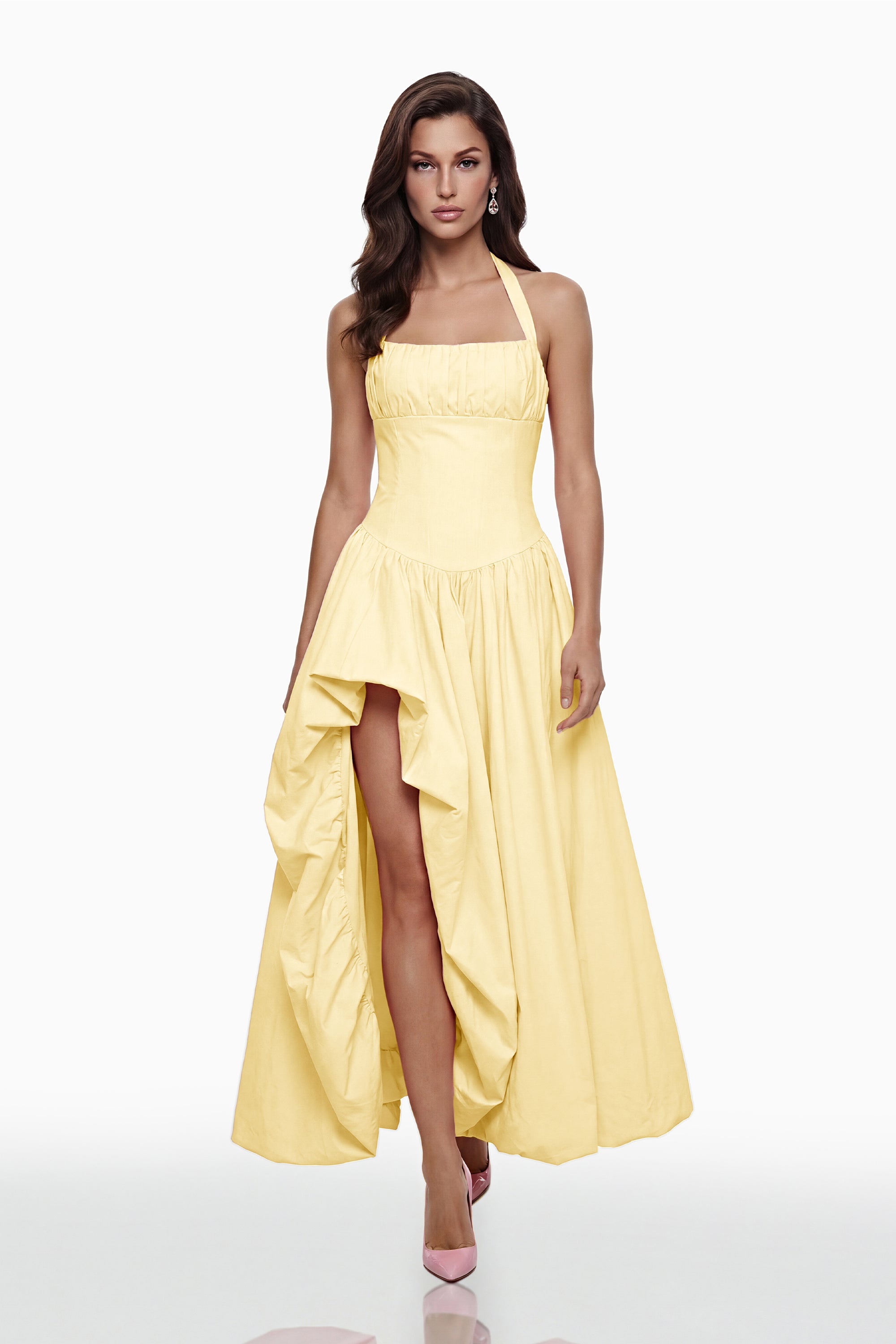 فستان طويل أصفر بدون أكمام من Caiya مع شق