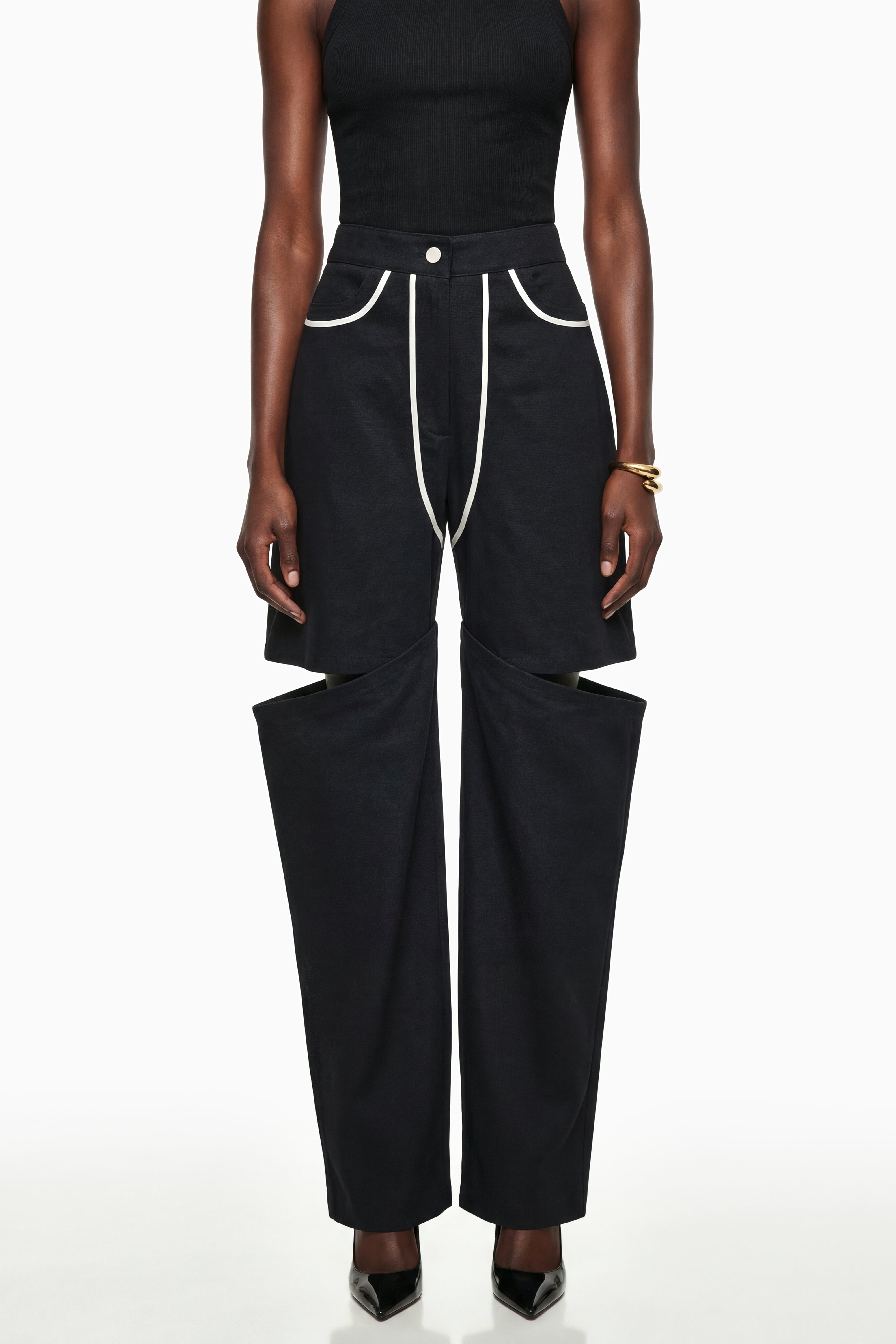 Calypso – Schwarze Hose mit Cut-outs und weitem Bein