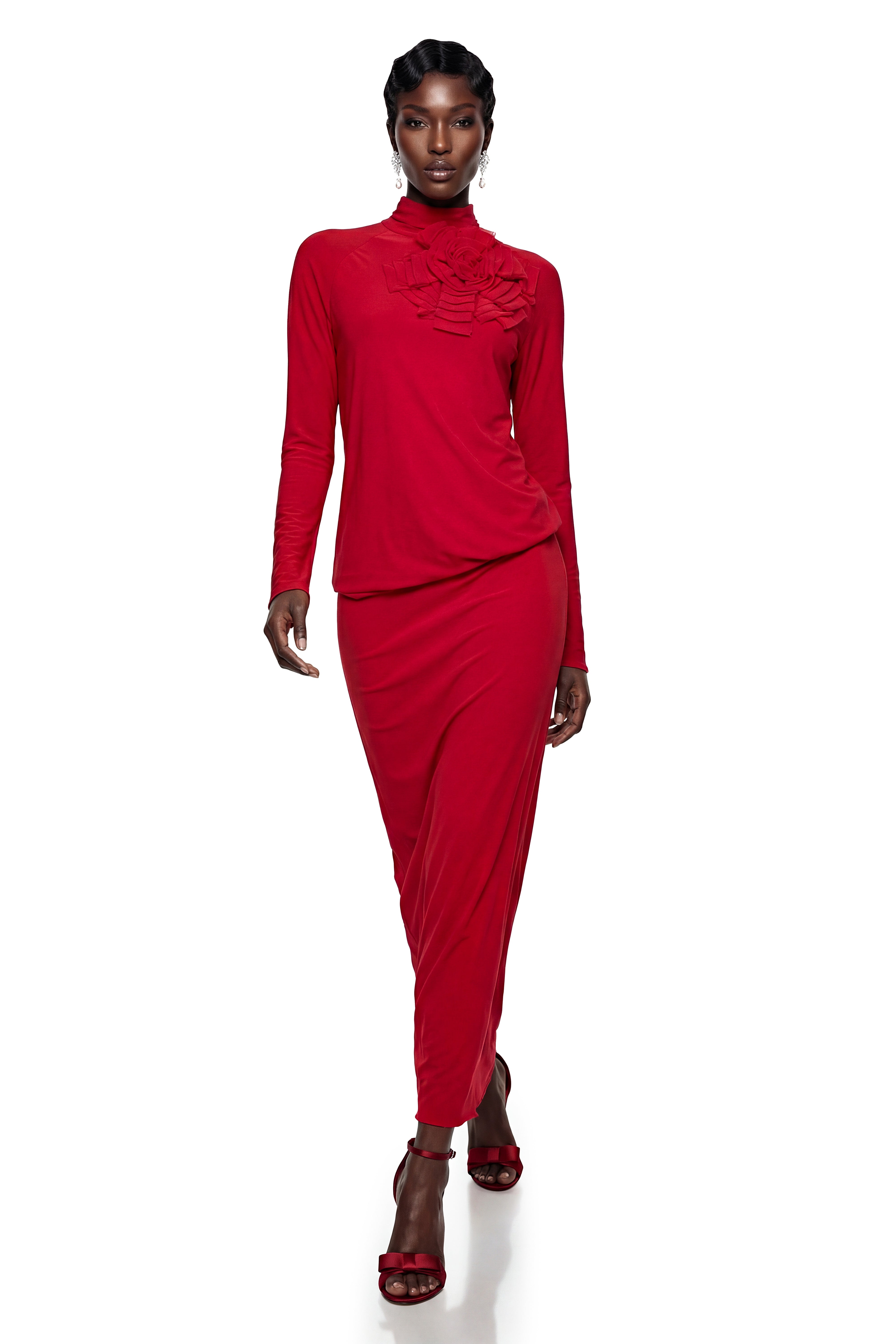 Robe longue rouge Caroline à pétales en 3D