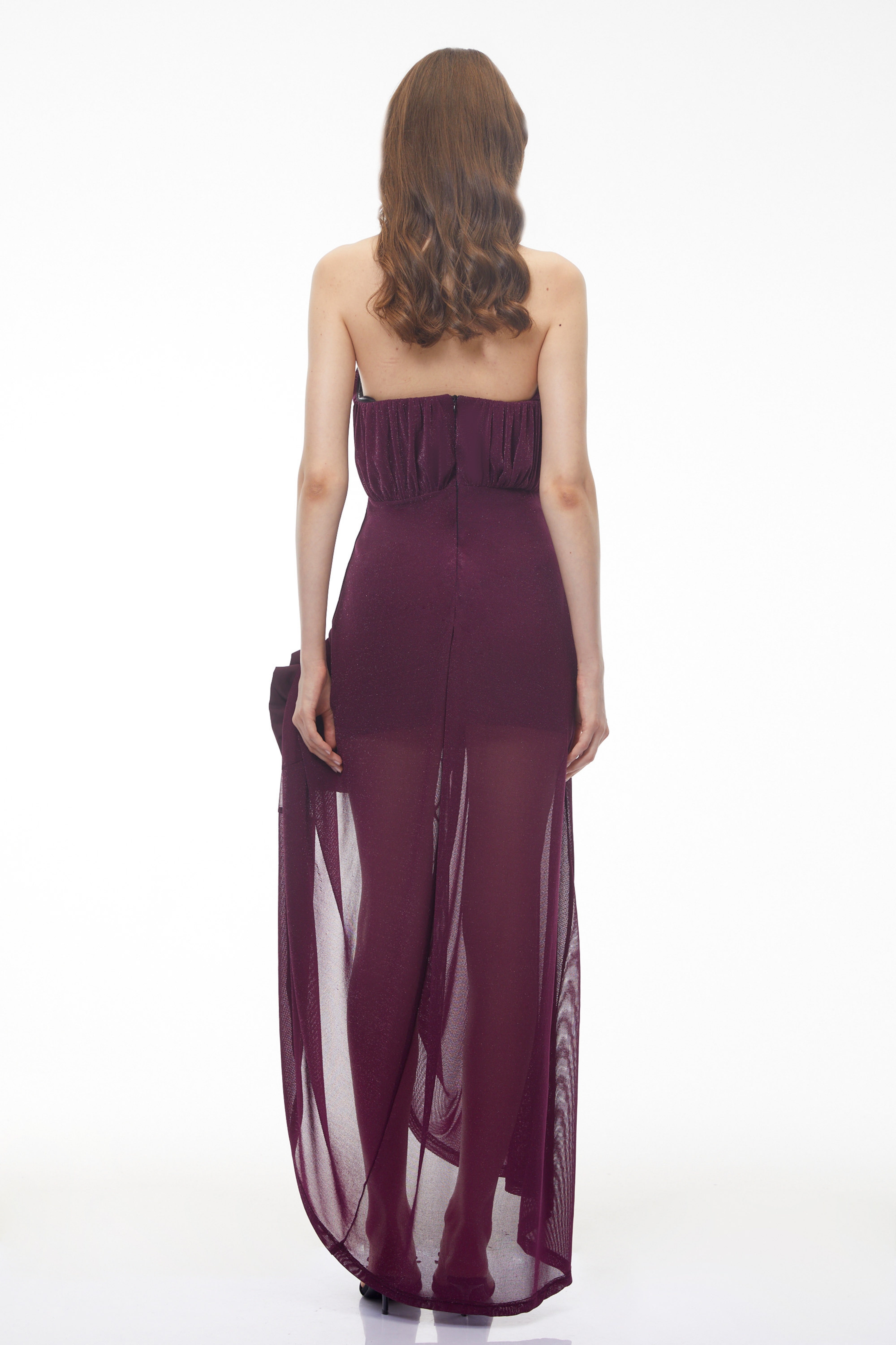 Robe longue asymétrique Yelyzaveta violette avec pétales en 3D