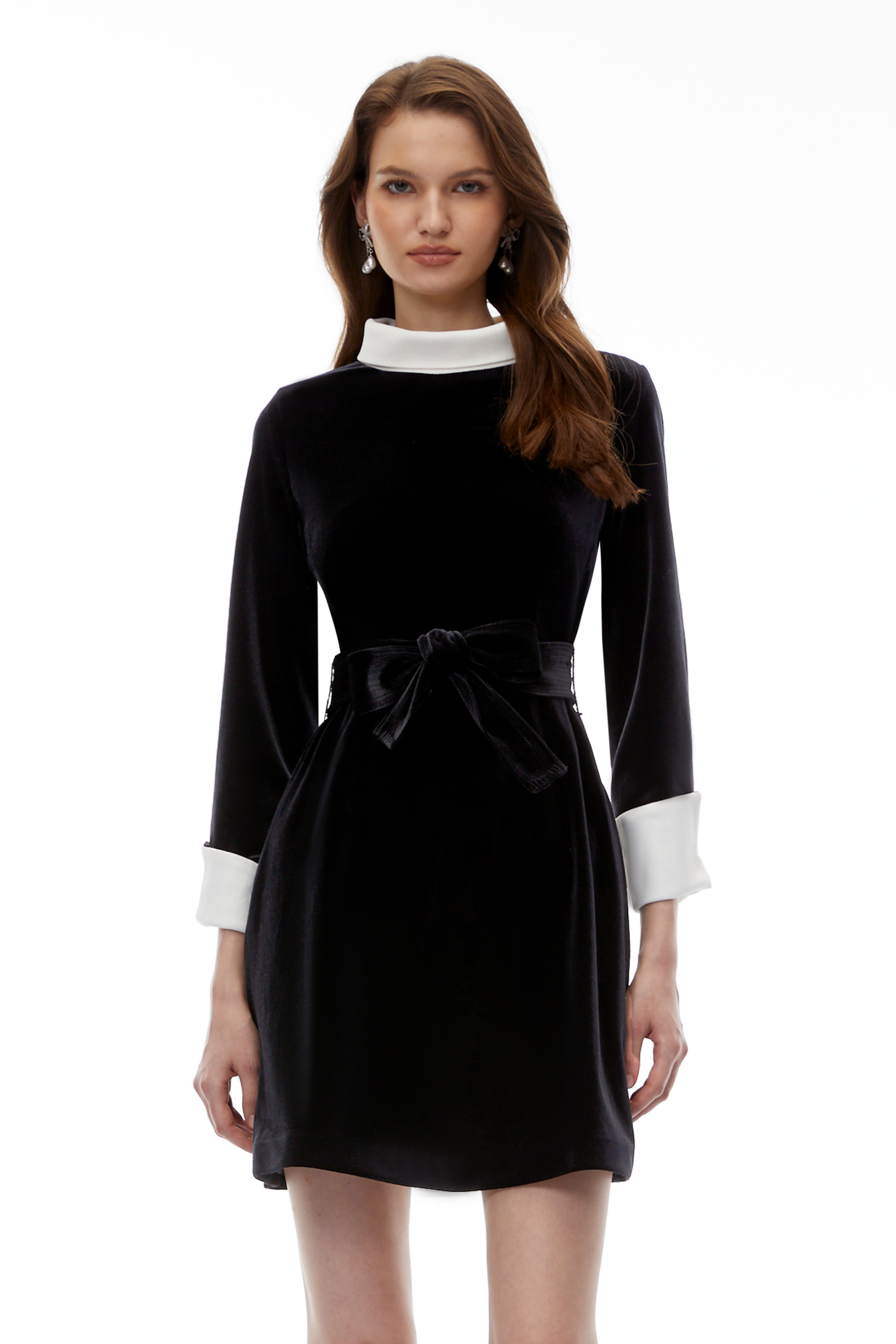 Clementine Schwarzes Samt-Minikleid mit Gürtel