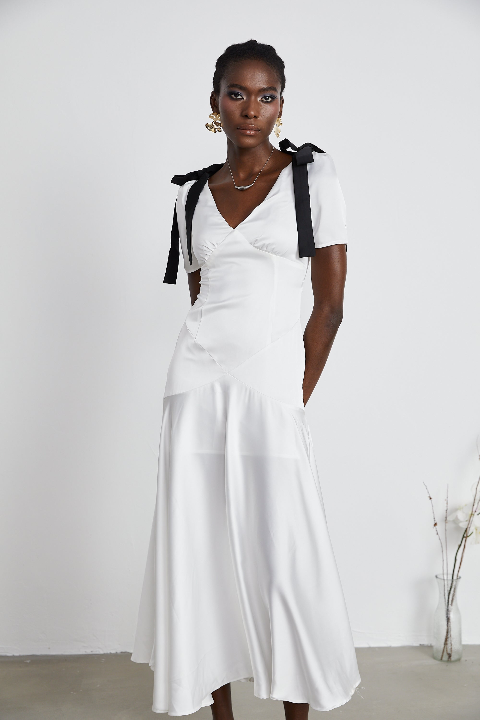 Robe longue à manches bouffantes et nœud « Cyrielle »