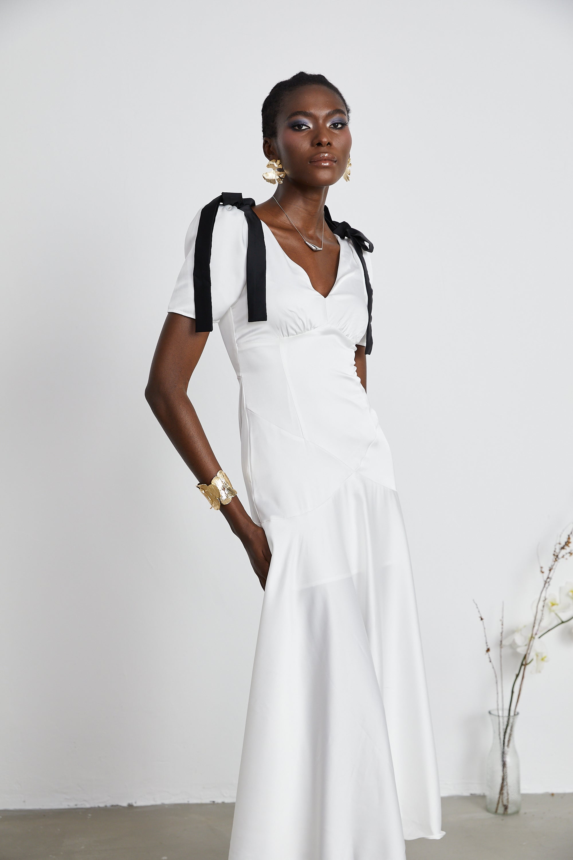 Robe longue à manches bouffantes et nœud « Cyrielle »