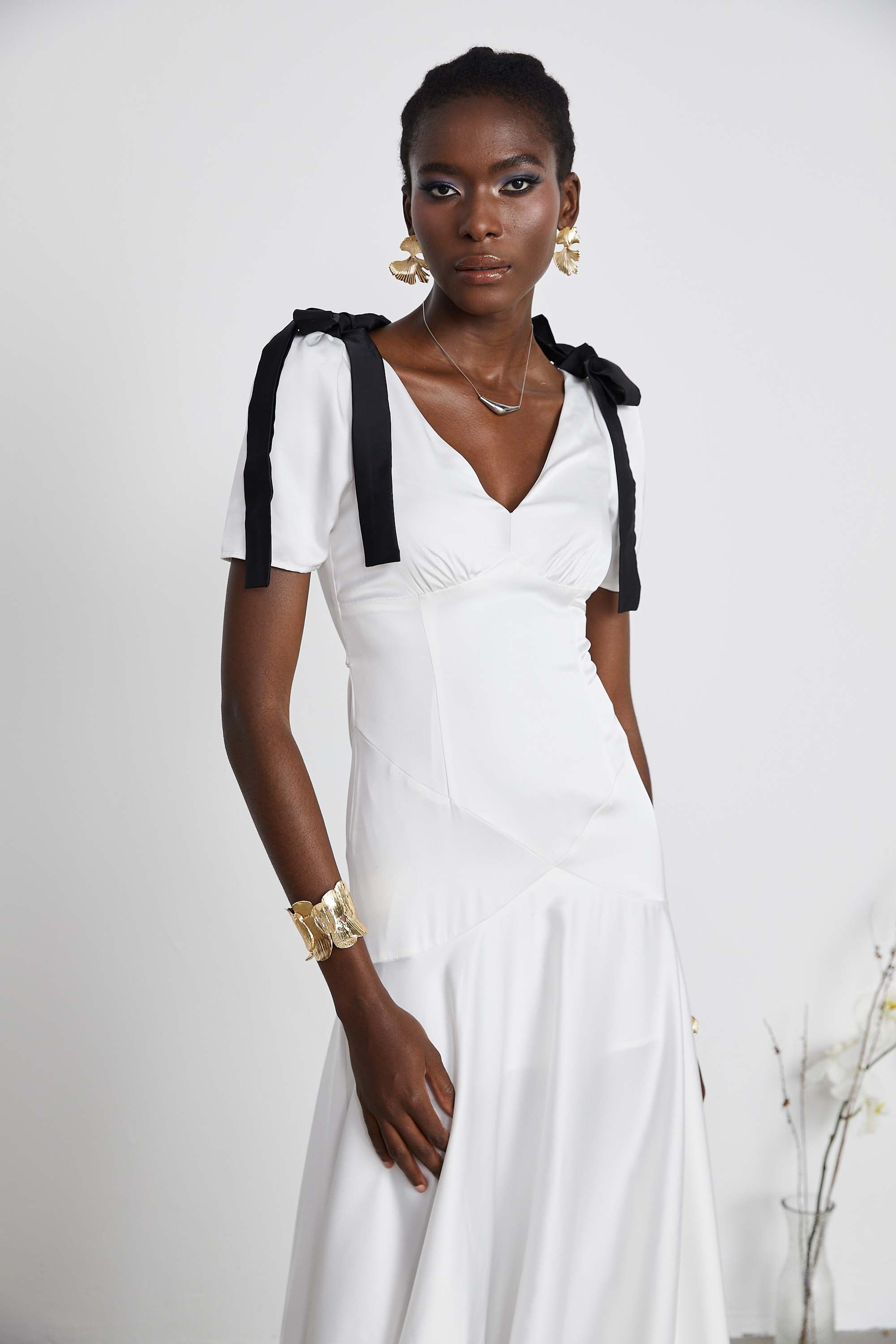 Robe longue à manches bouffantes et nœud « Cyrielle »