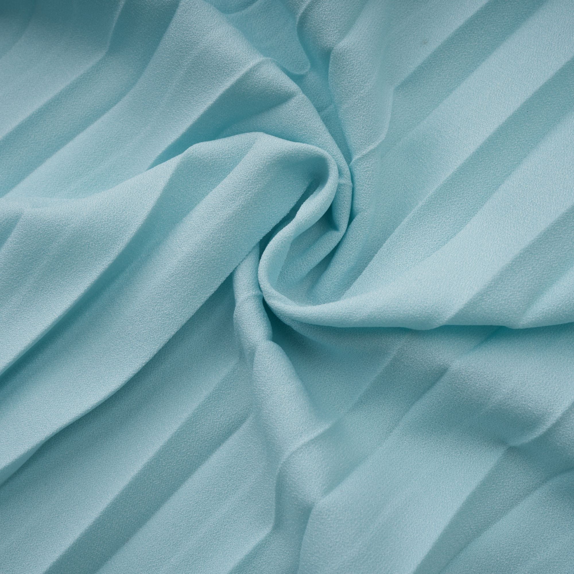 فستان ماكسي كارلوتا باللون الأزرق مع ثنيات