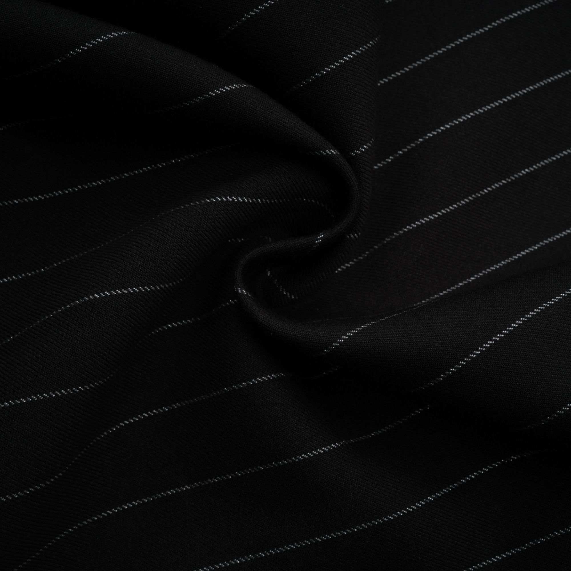 سترة ستيفانيا السوداء المخططة المفتوحة من الخلف