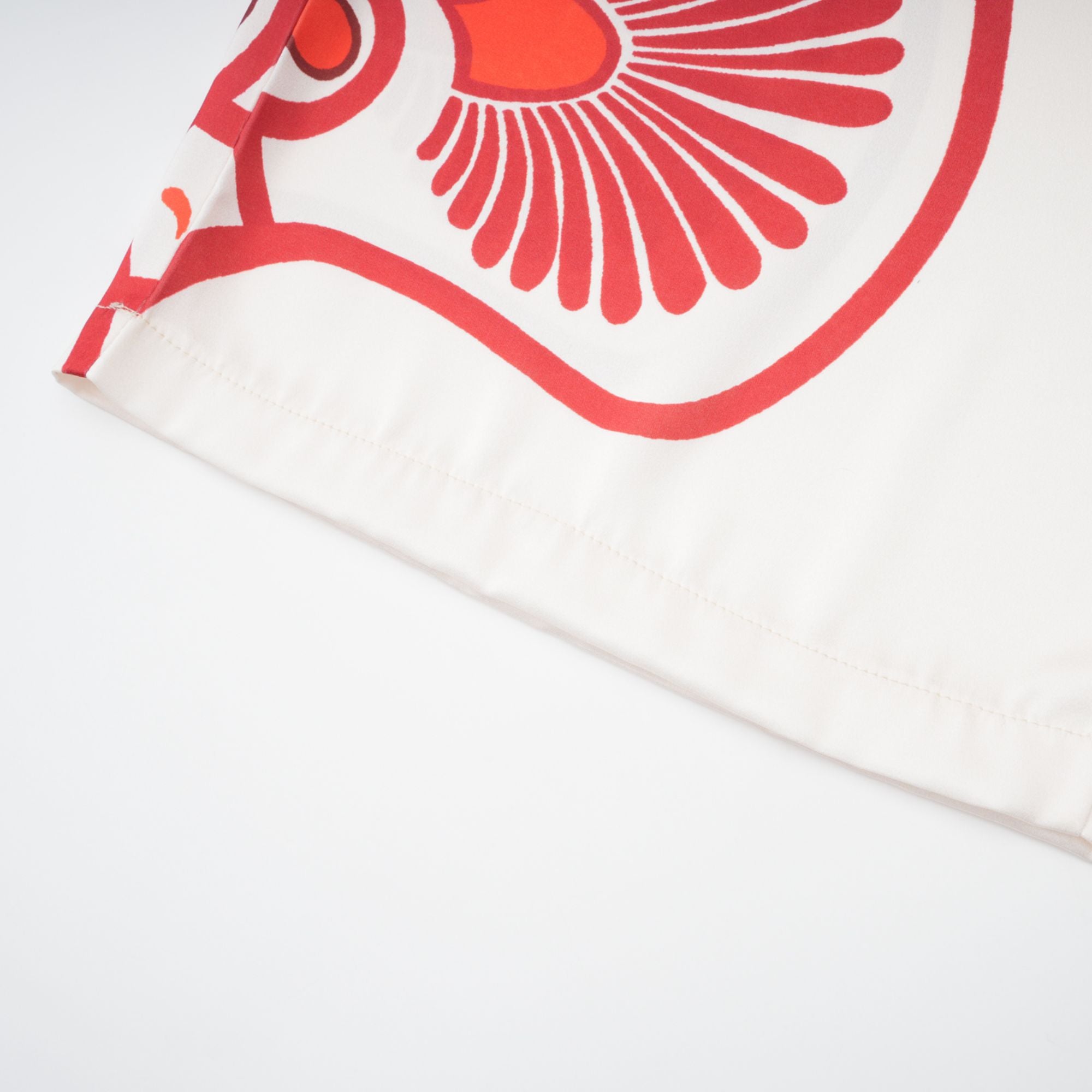 طقم قميص وبنطلون متناسق بطبعة جرافيكية من Amaranta