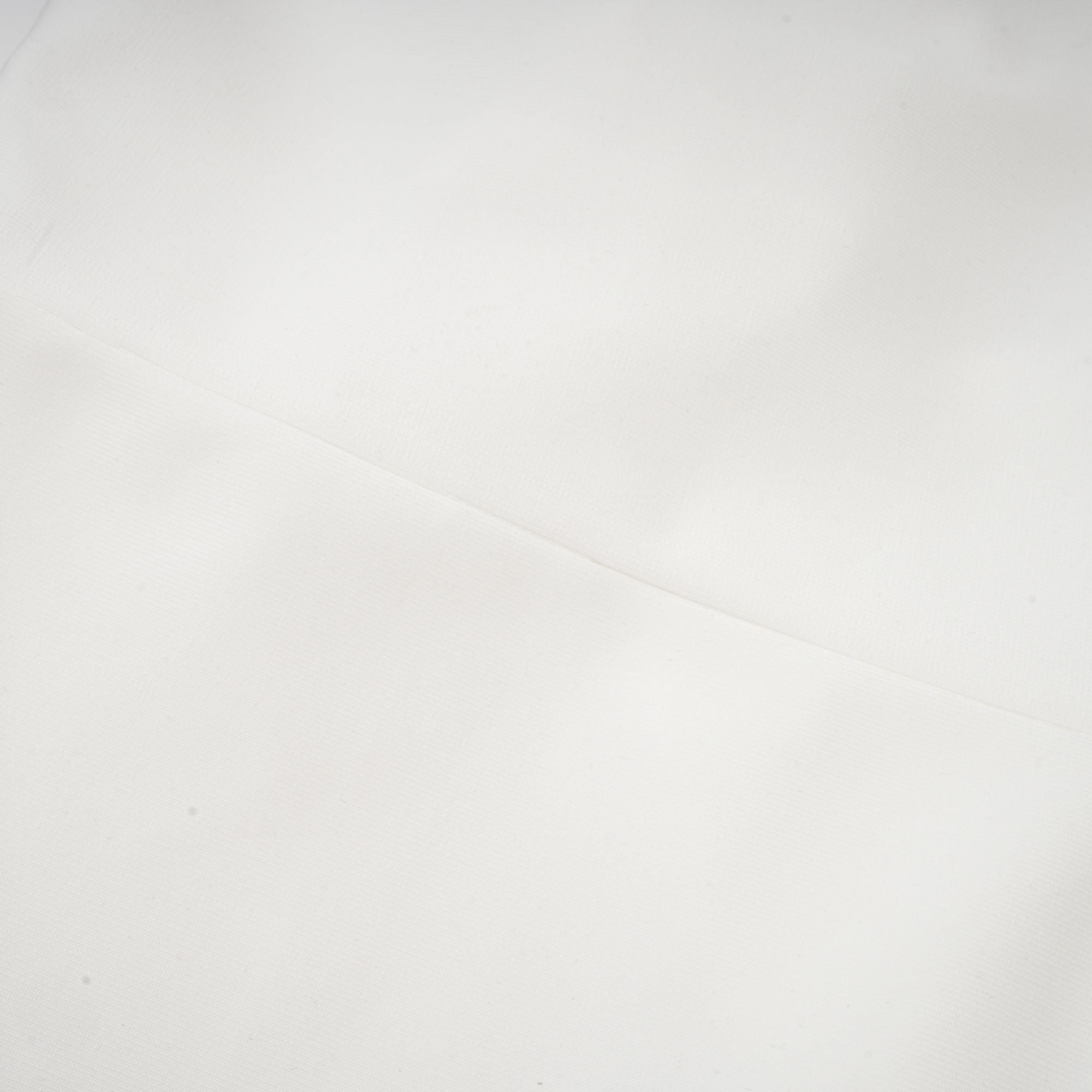 فستان كابوسين أبيض بقصة واسعة مع فيونكة