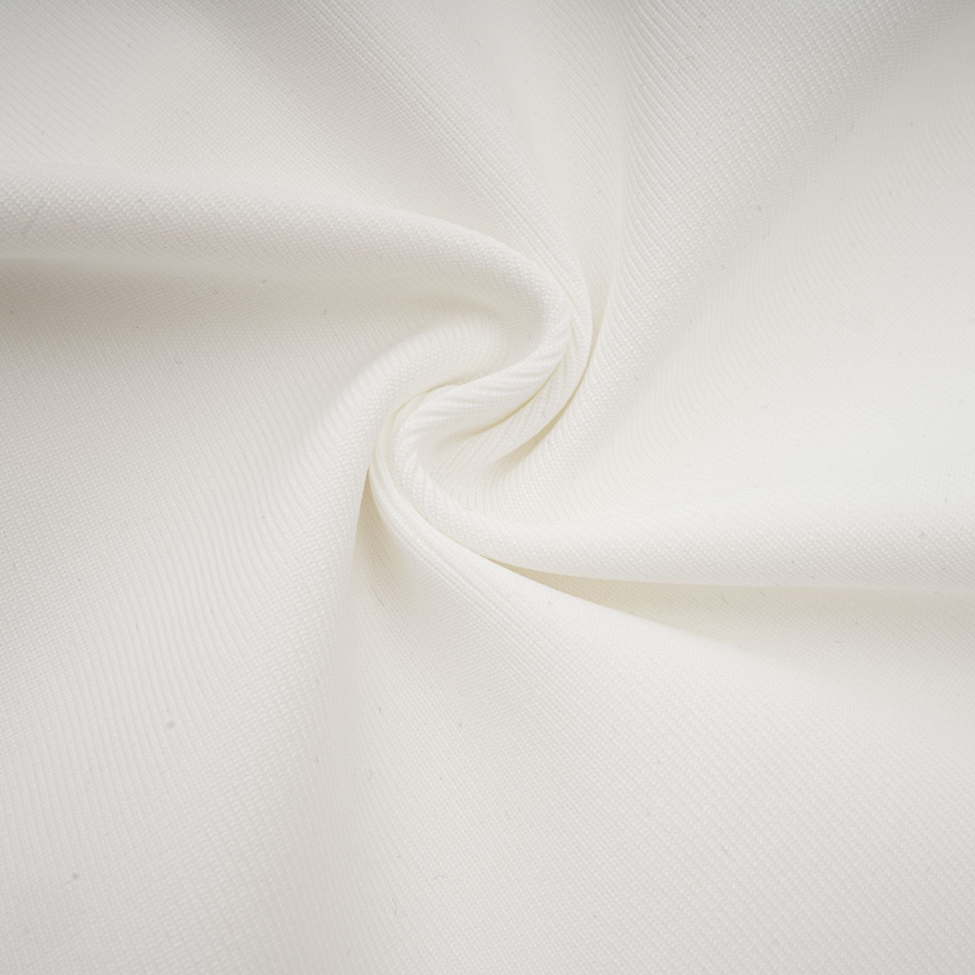 فستان كابوسين أبيض بقصة واسعة مع فيونكة