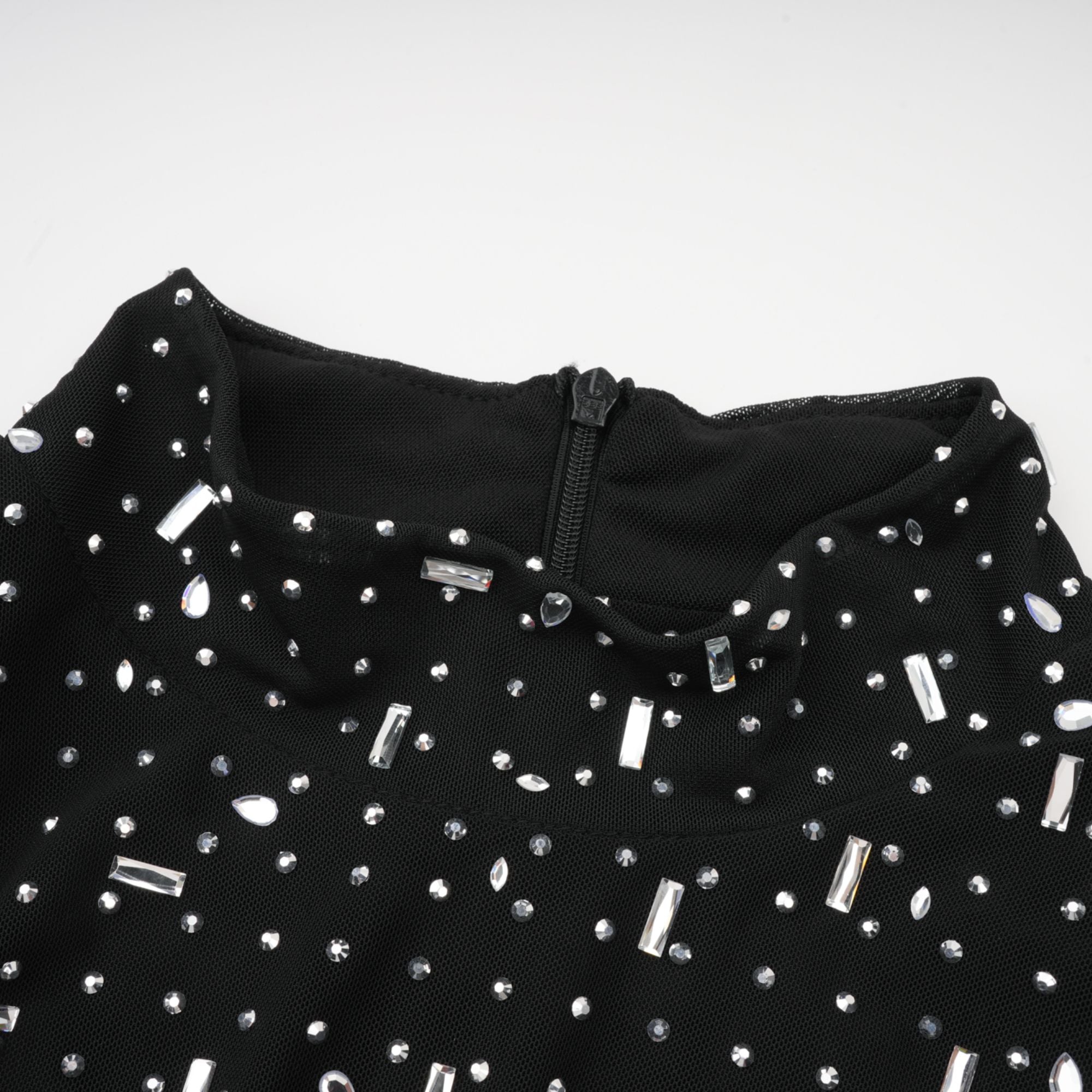 فستان ماكسي شفاف نصف مزين باللون الأسود من لينا