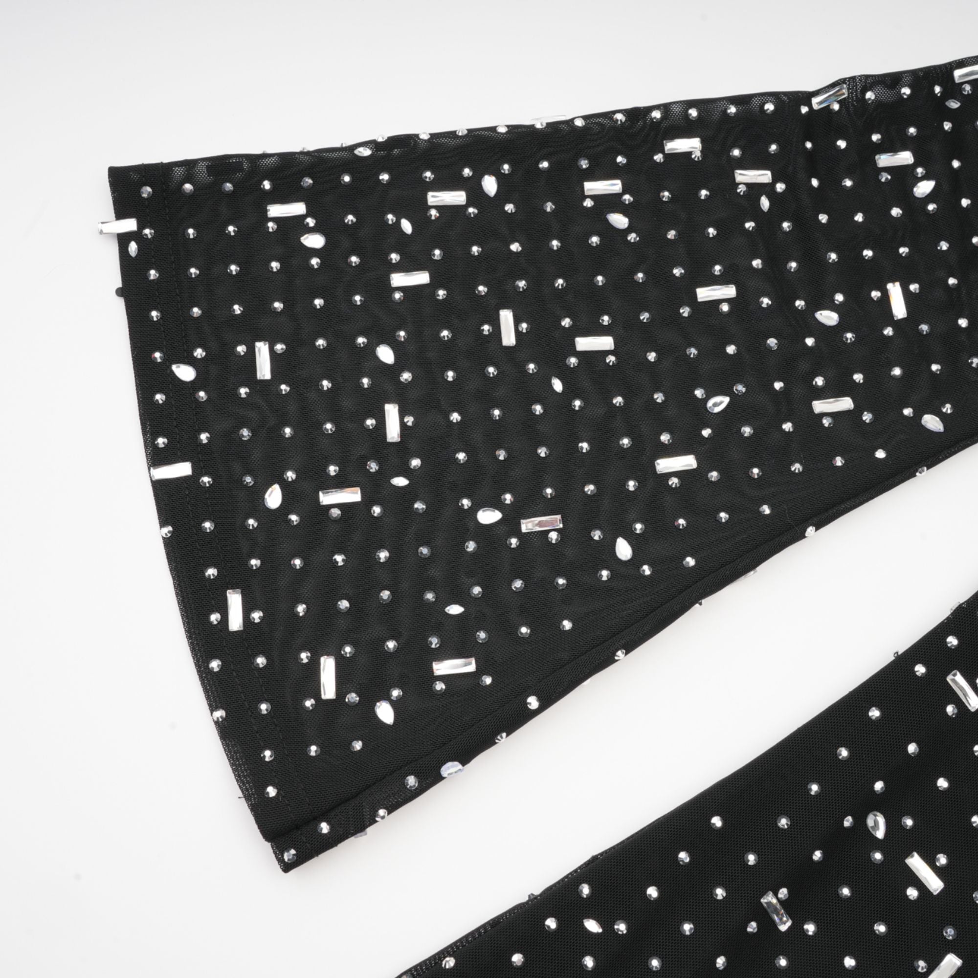 فستان ماكسي شفاف نصف مزين باللون الأسود من لينا