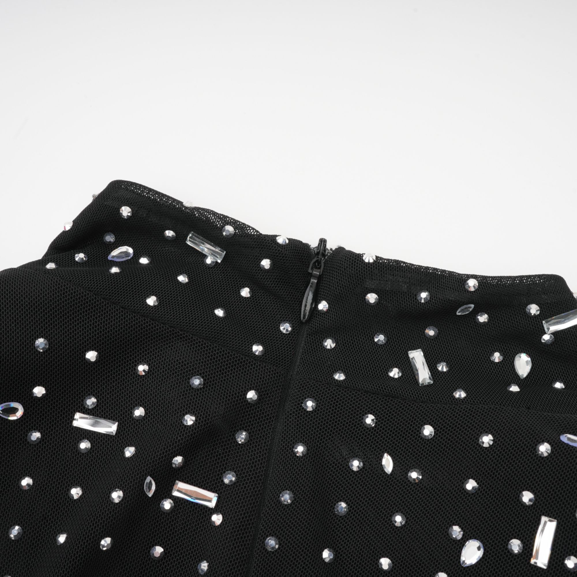 فستان ماكسي شفاف نصف مزين باللون الأسود من لينا