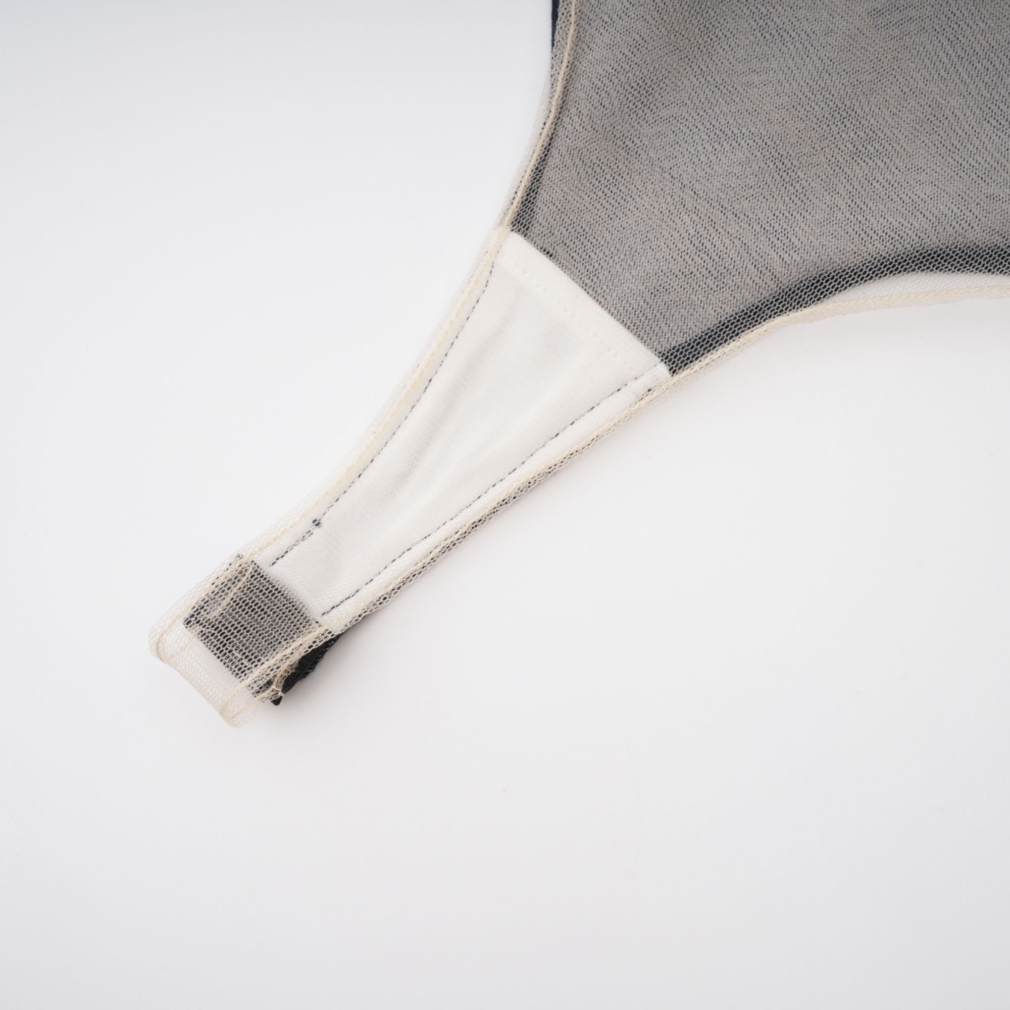 بدلة جسم شفافة من قماش الدنيم باللون الأزرق الرملي