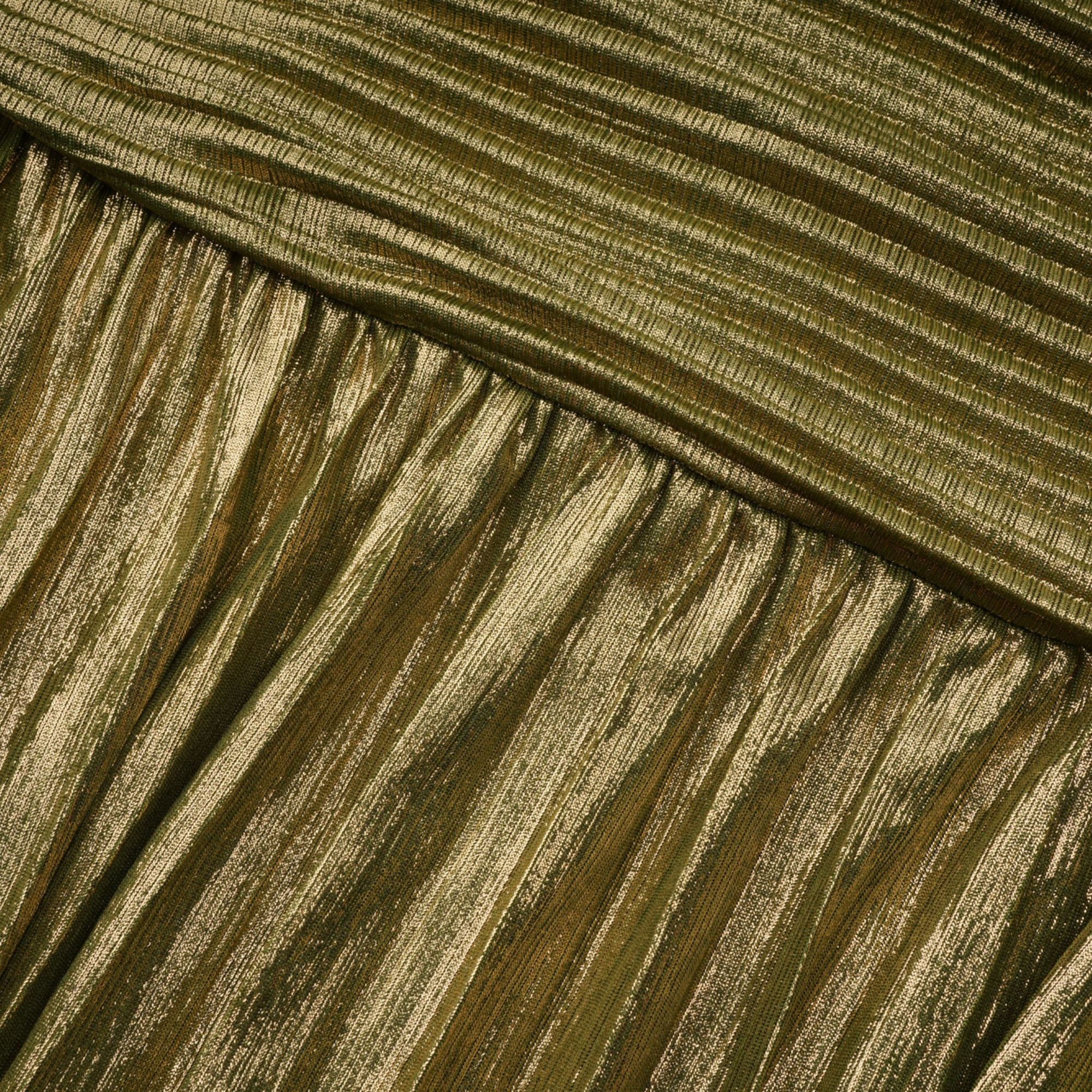 فستان ماكسي مطوية باللون الأخضر اللامع من ألكيمي